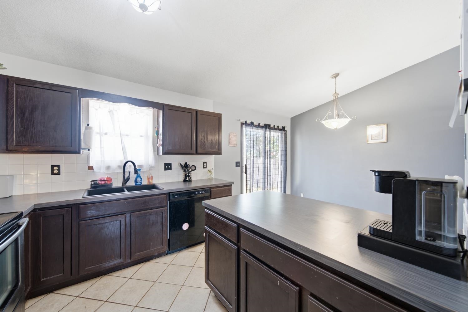 1607 S Lark Ct Property Photo 9