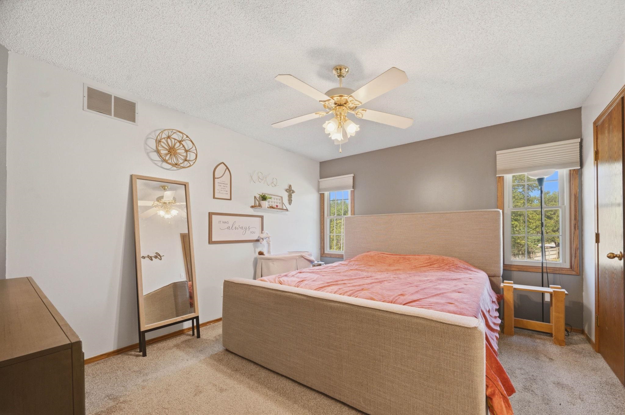 224 W Swanee Dr Property Photo 15
