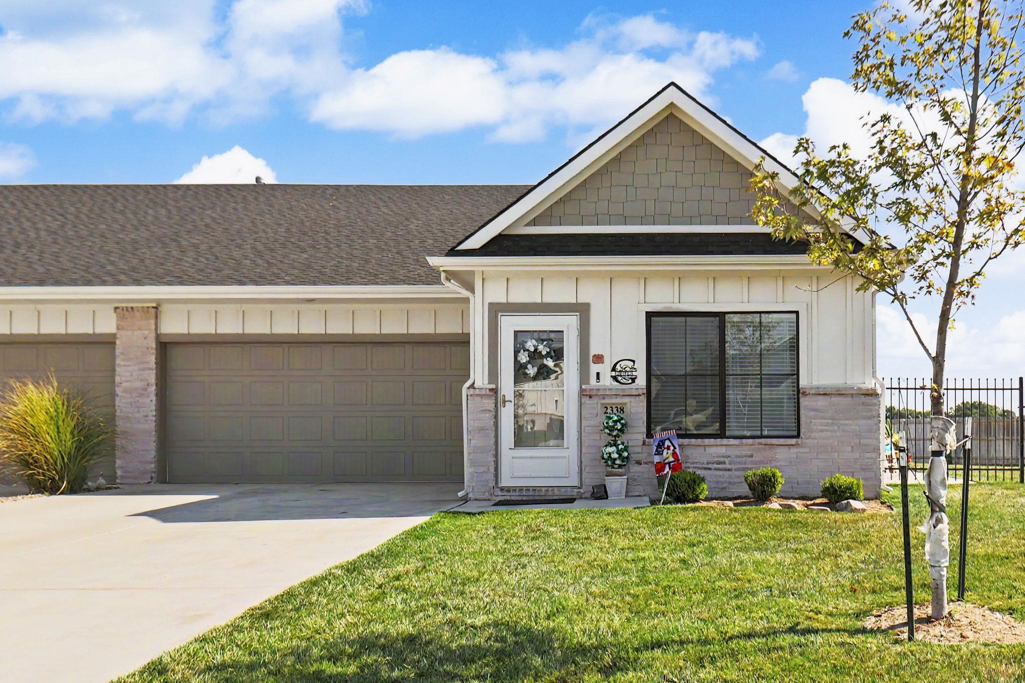 2338 S Spring Hill Ct Property Photo 1