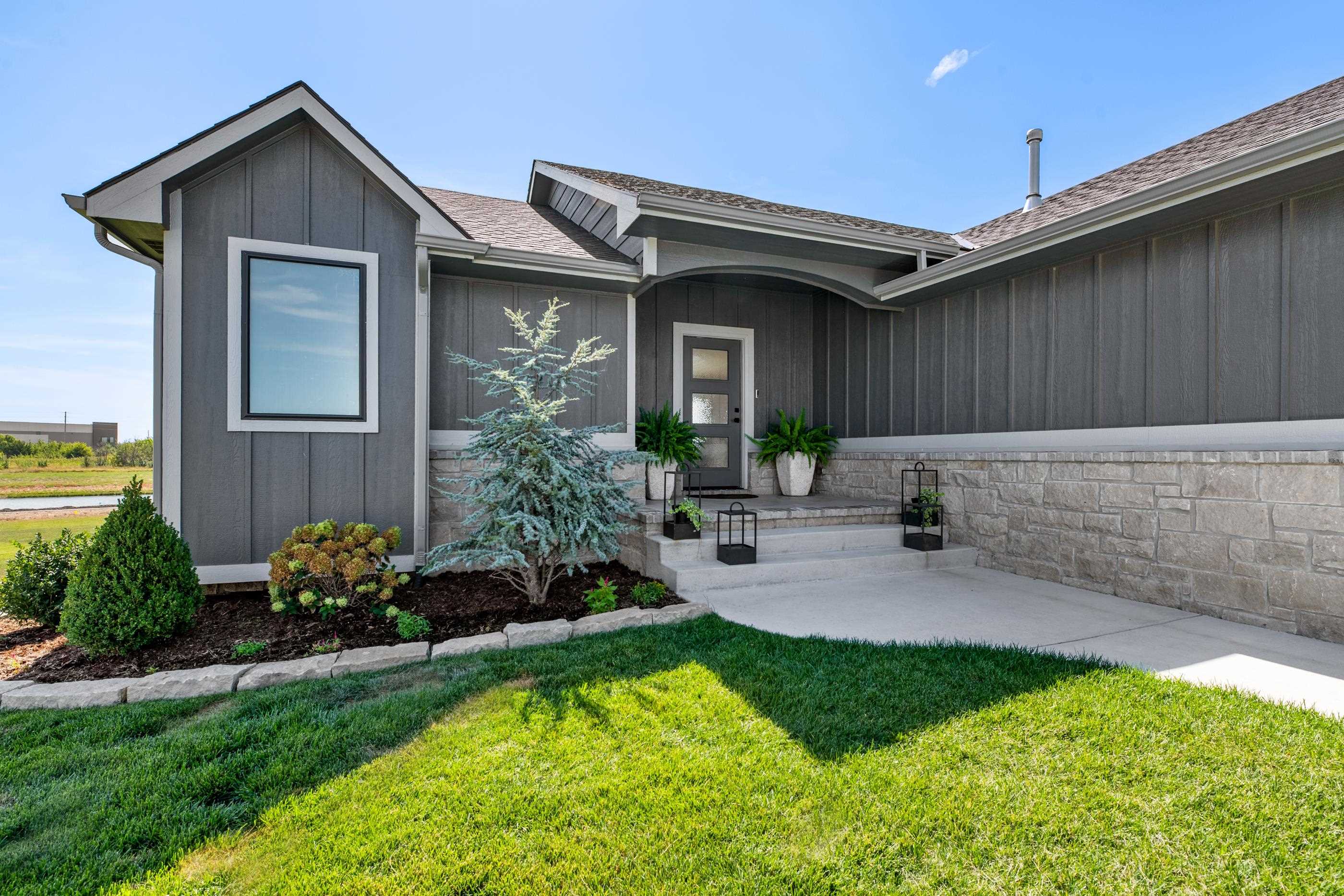 5484 N Toben Dr. Property Photo 2