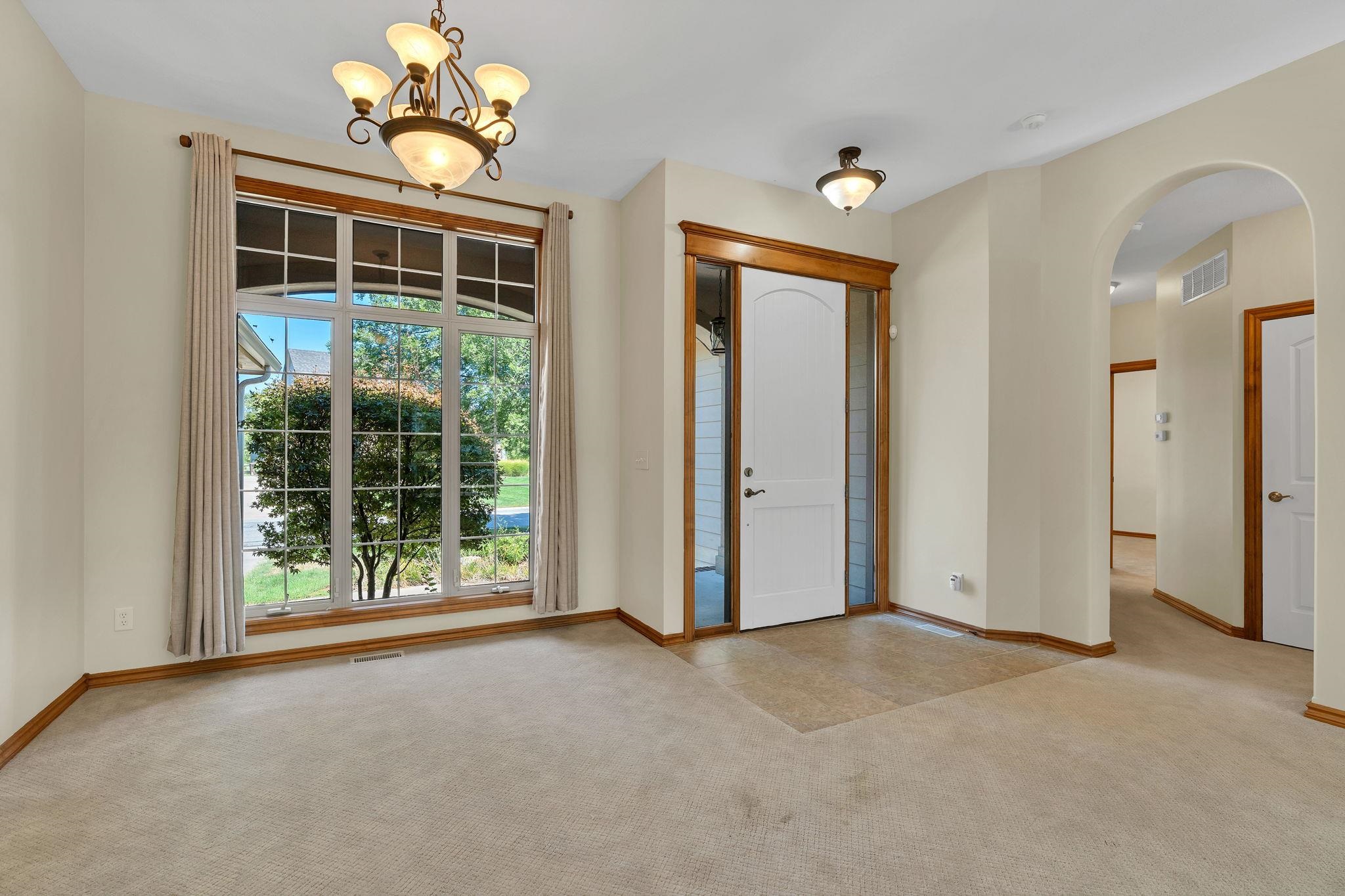2405 N Peckham Court Property Photo 4