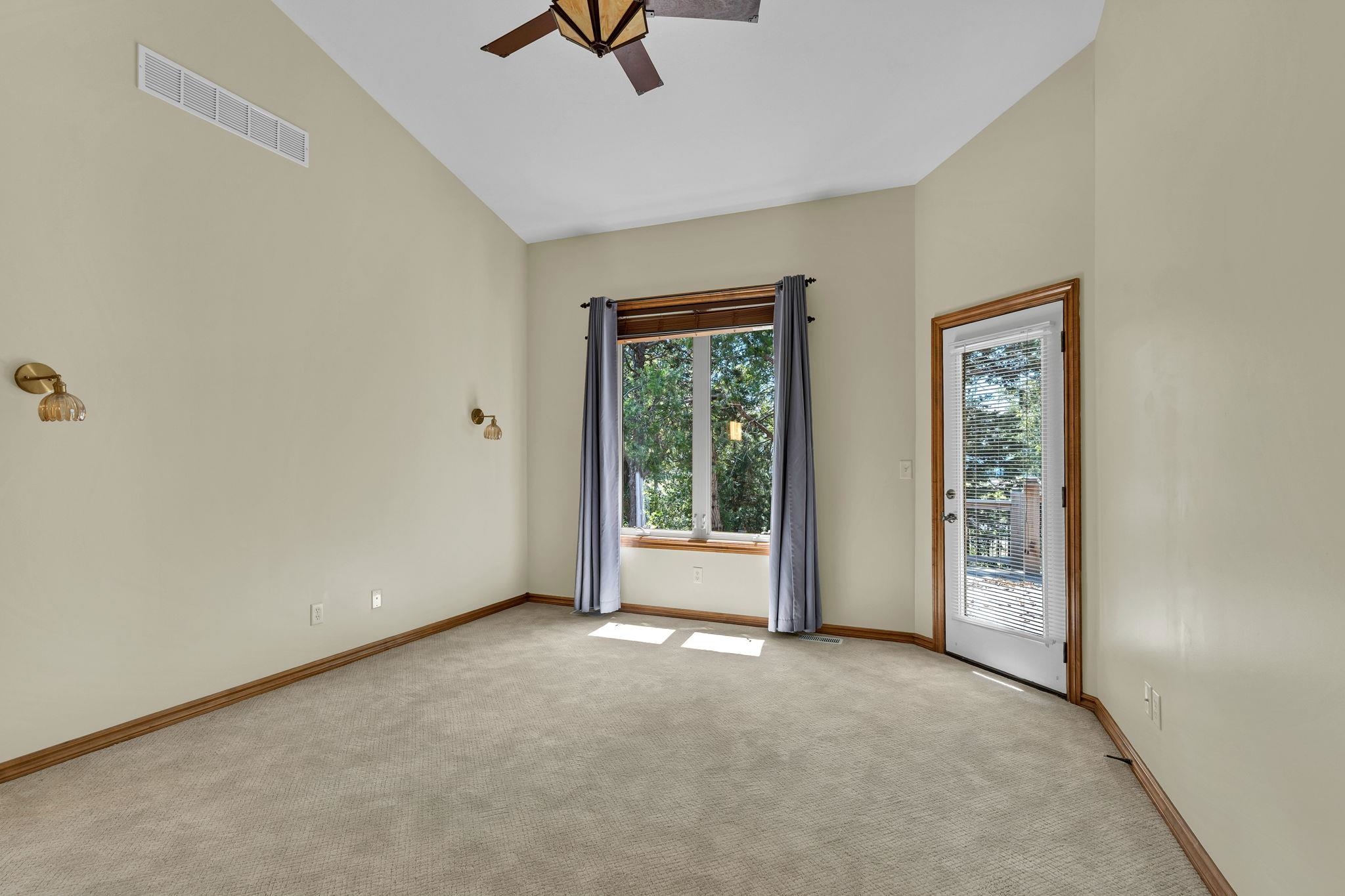 2405 N Peckham Court Property Photo 18
