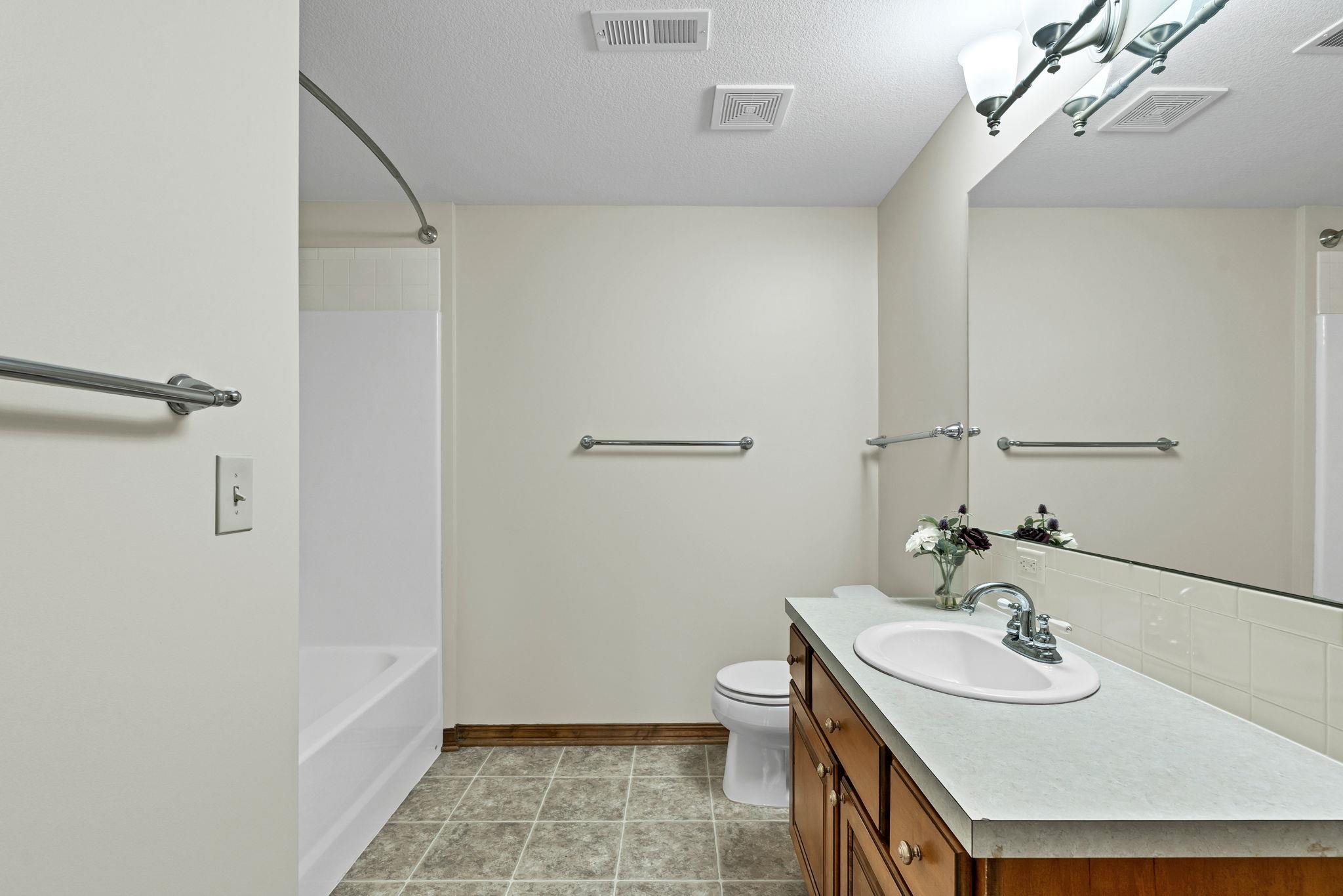 2405 N Peckham Court Property Photo 28