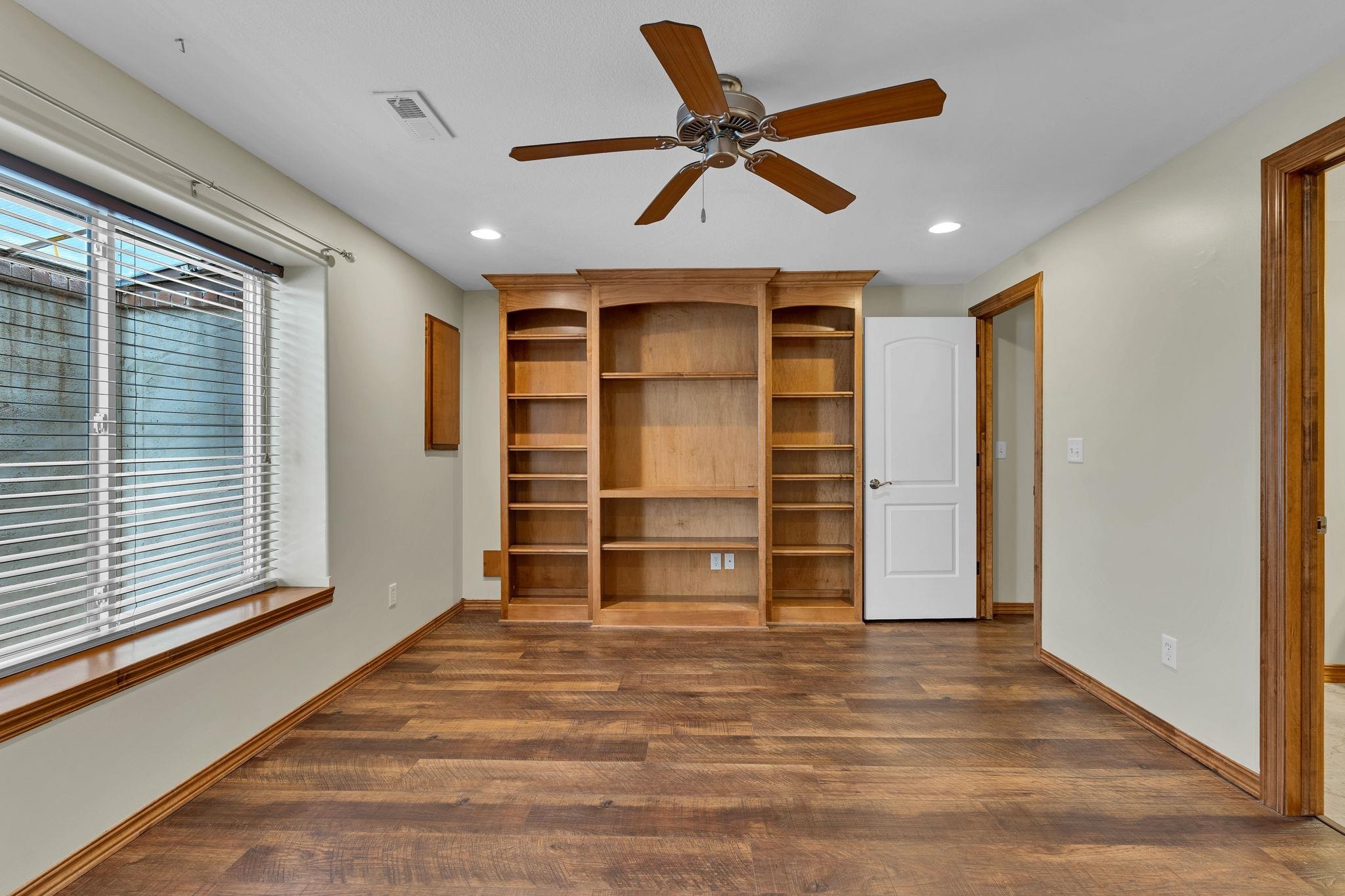 2405 N Peckham Court Property Photo 31