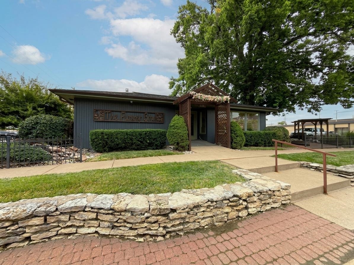 421 N Spruce Street Property Photo 1