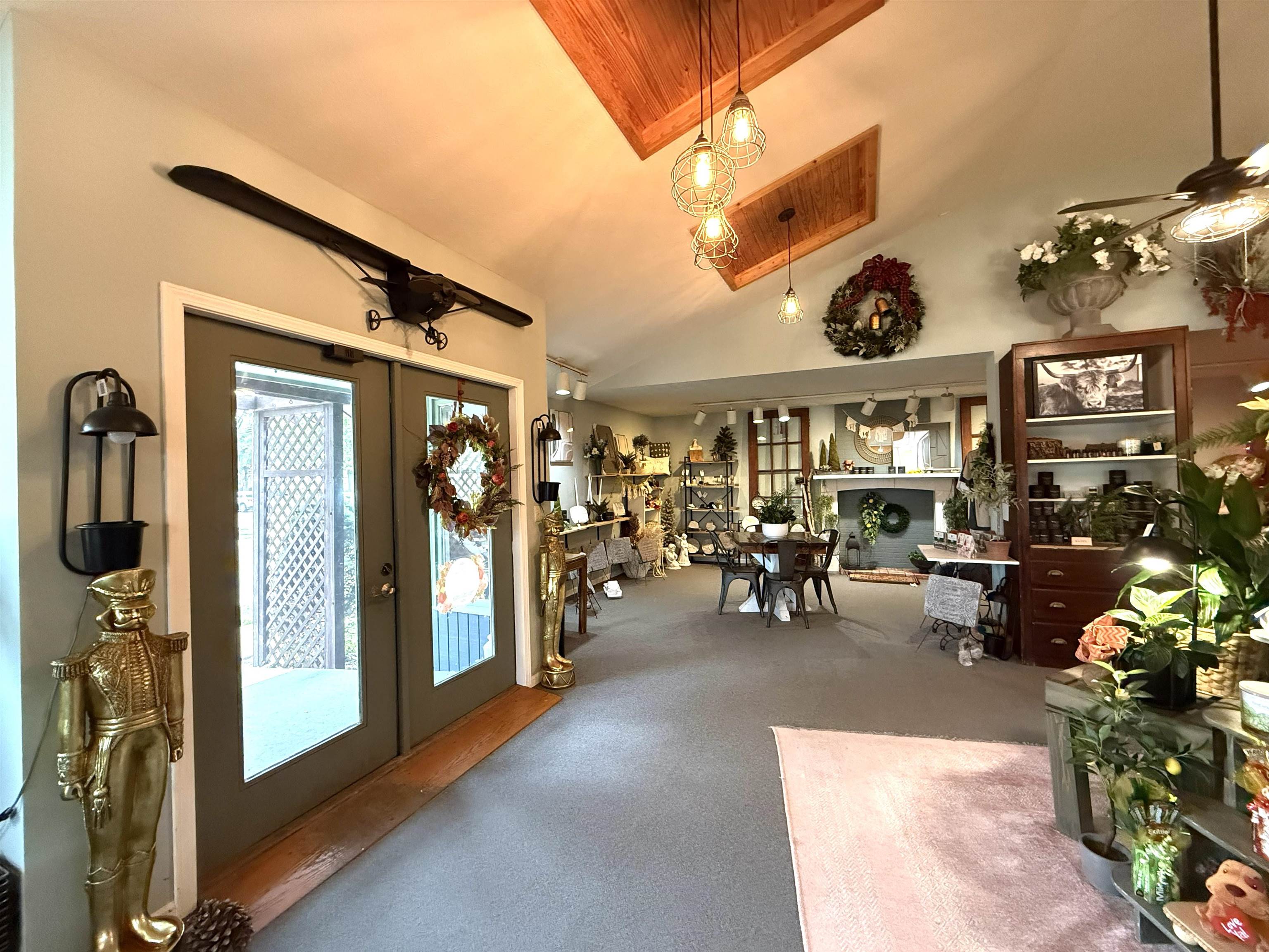 421 N Spruce Street Property Photo 3
