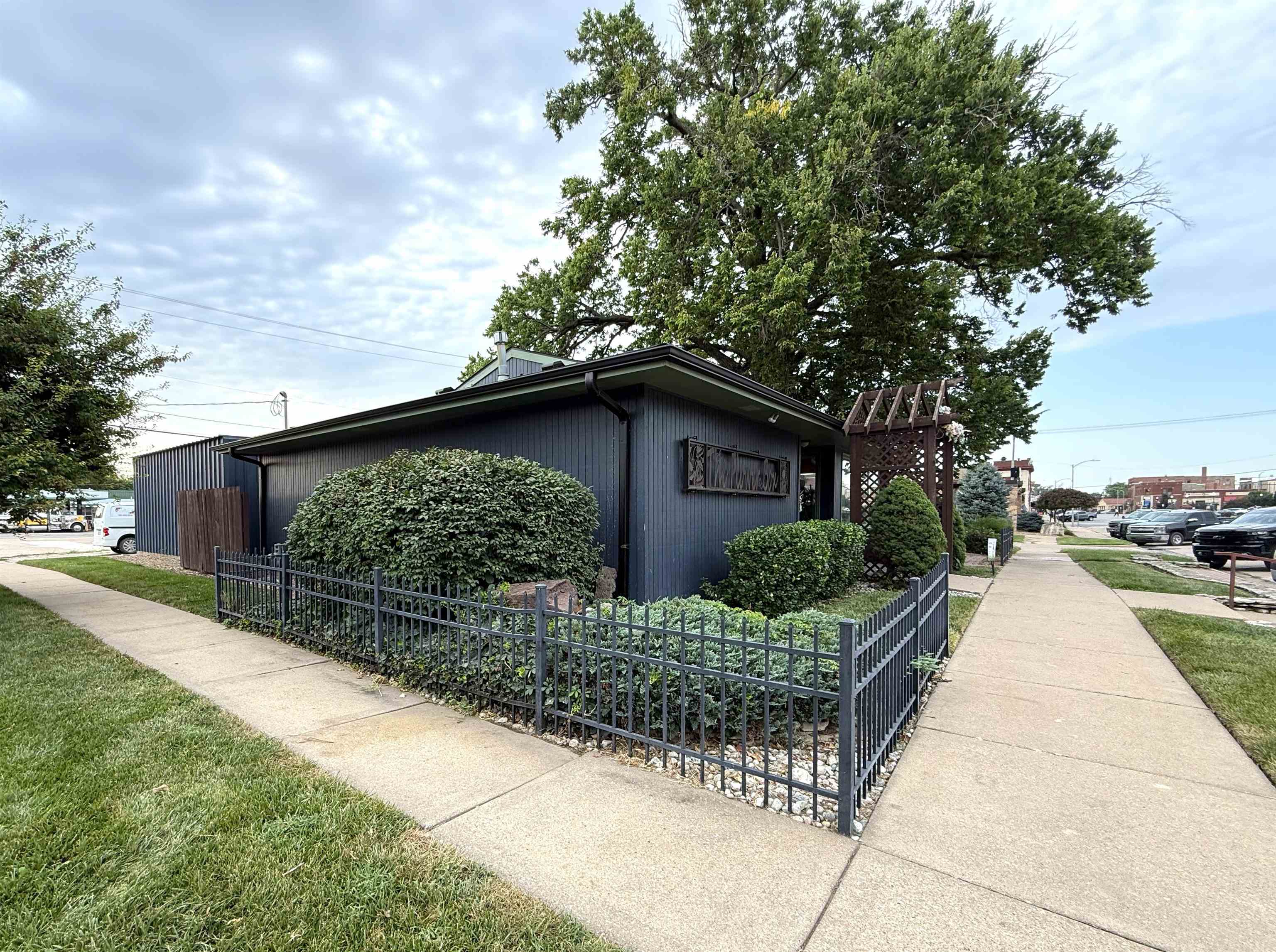 421 N Spruce Street Property Photo 9
