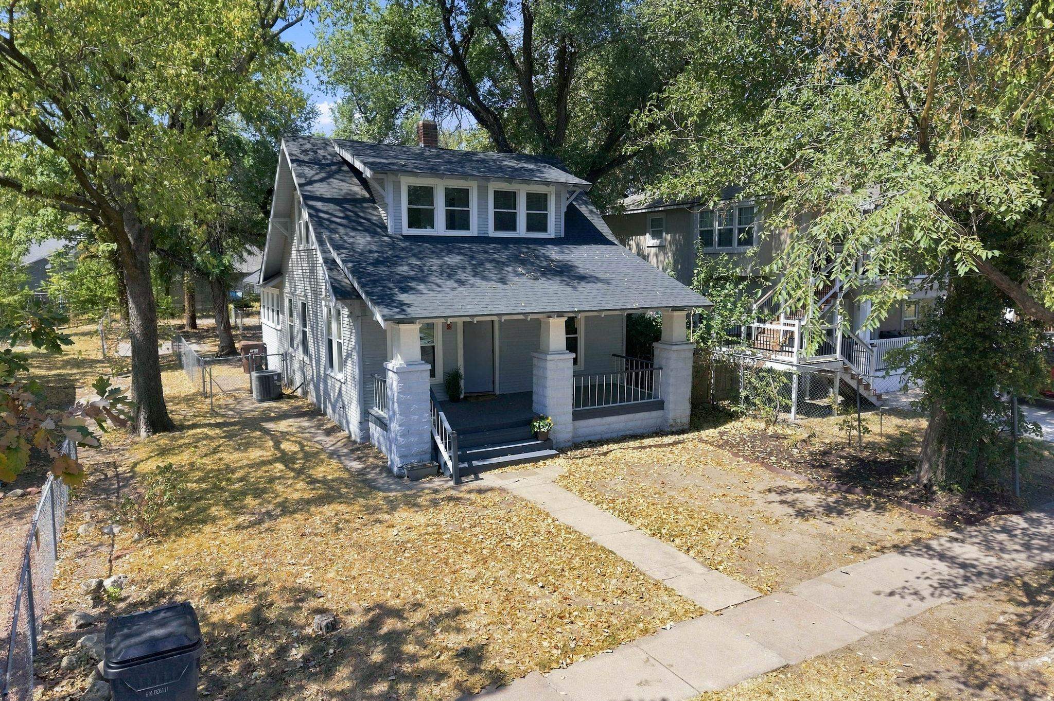445 N Dodge Property Photo 2