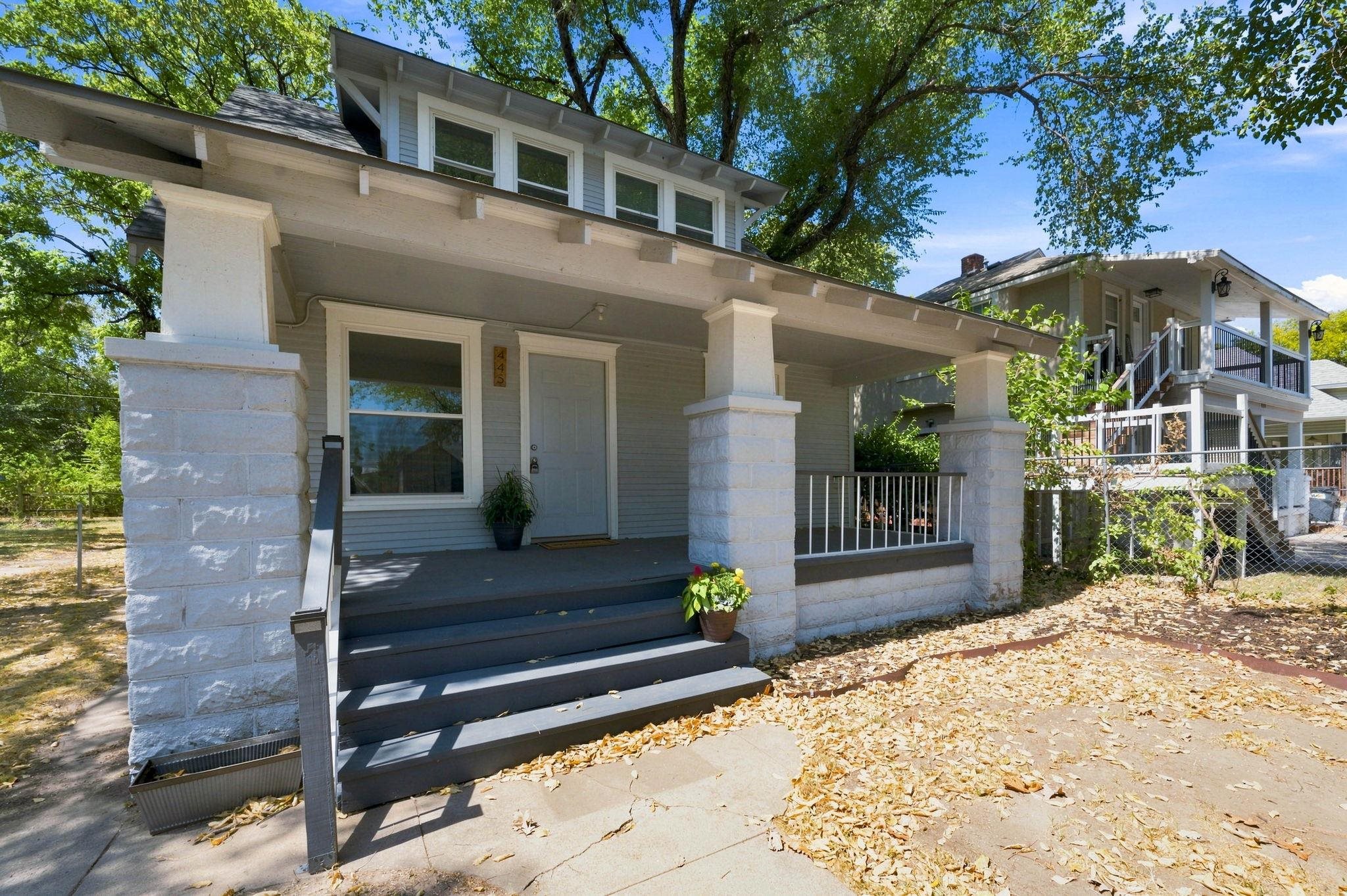 445 N Dodge Property Photo 3
