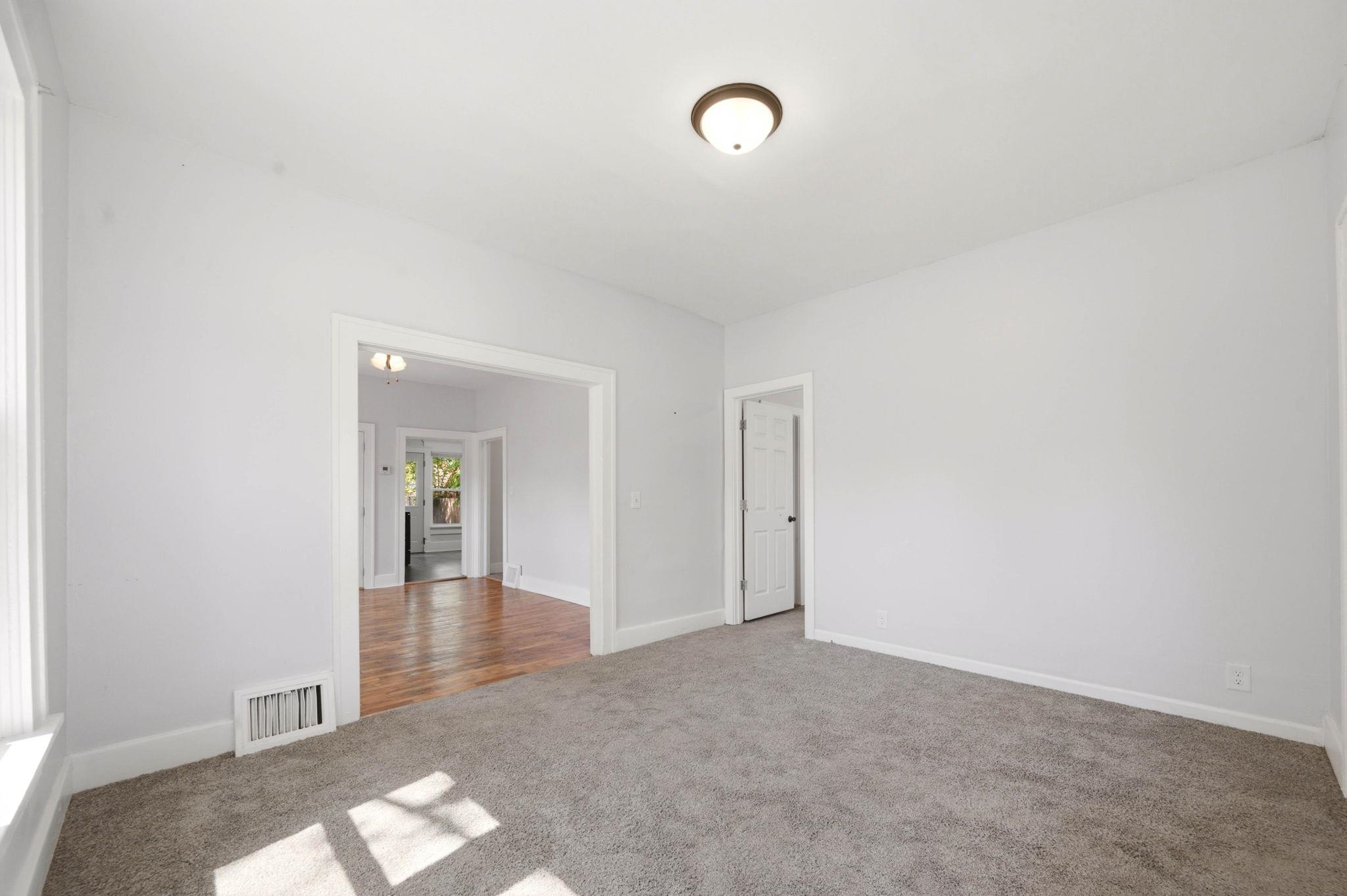 445 N Dodge Property Photo 5