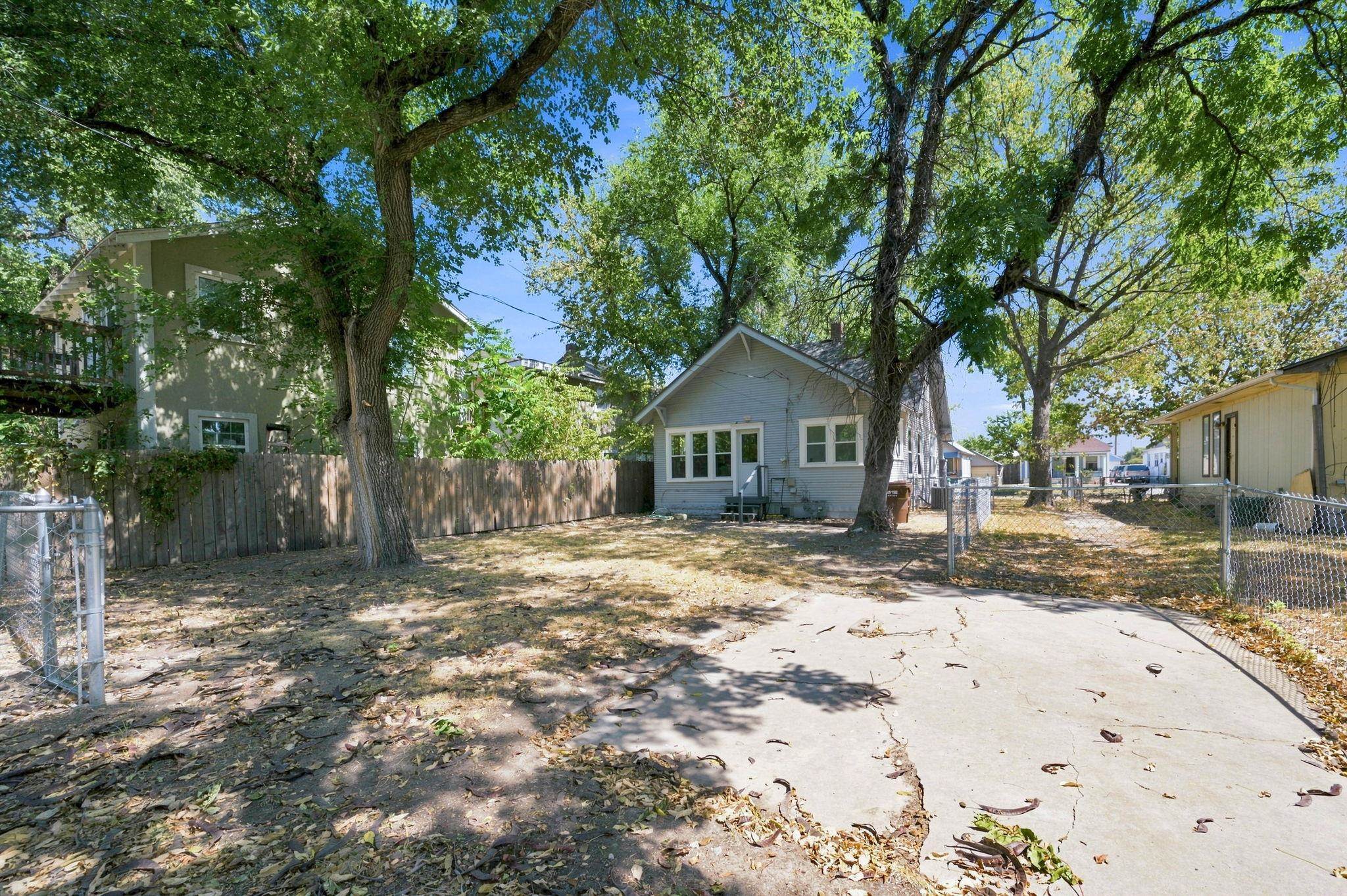 445 N Dodge Property Photo 24
