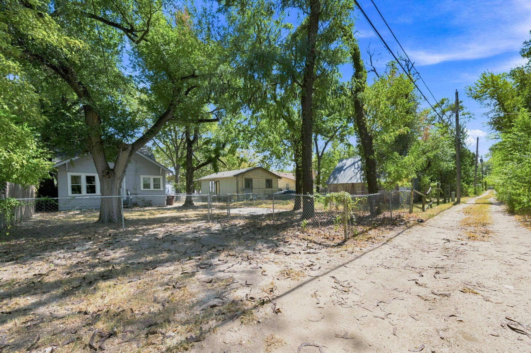 445 N Dodge Property Photo 25