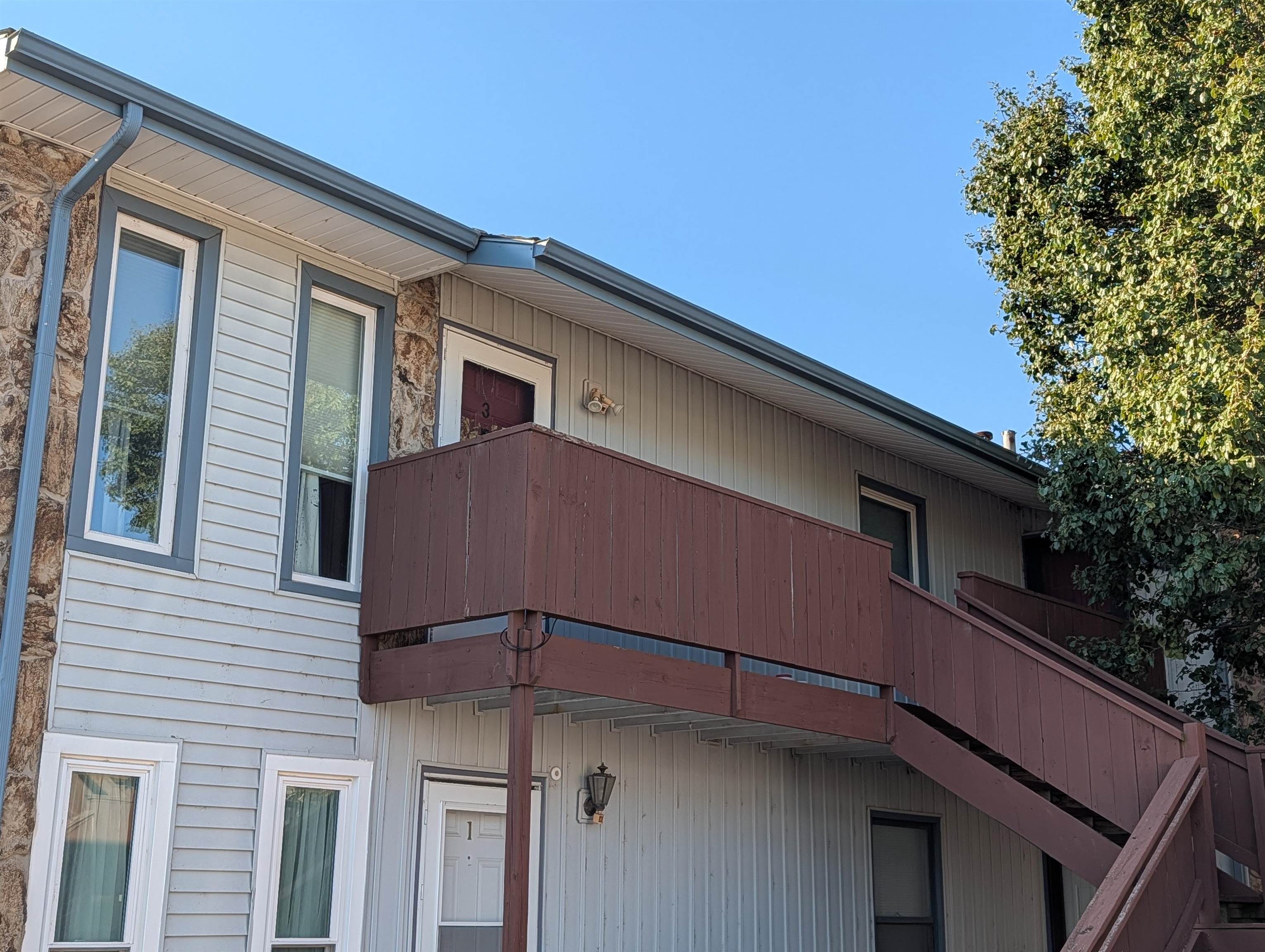 1449 N Smith Ct #3 Property Photo 1