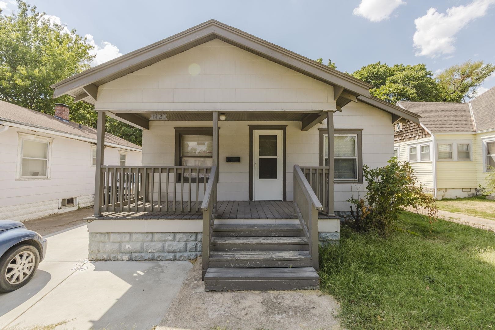 1421 S Hydraulic Property Photo 1