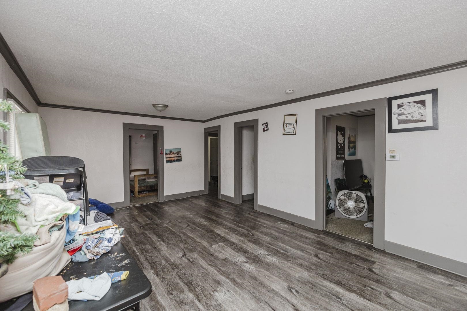 1421 S Hydraulic Property Photo 4
