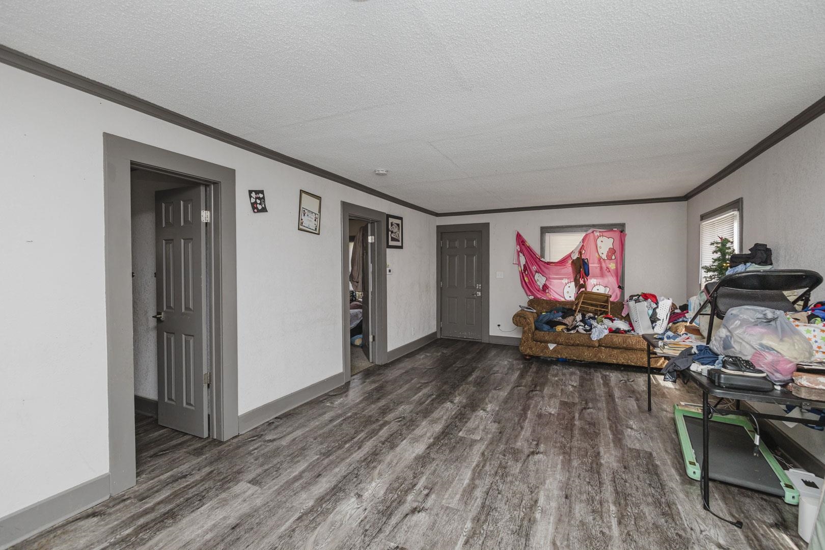 1421 S Hydraulic Property Photo 6