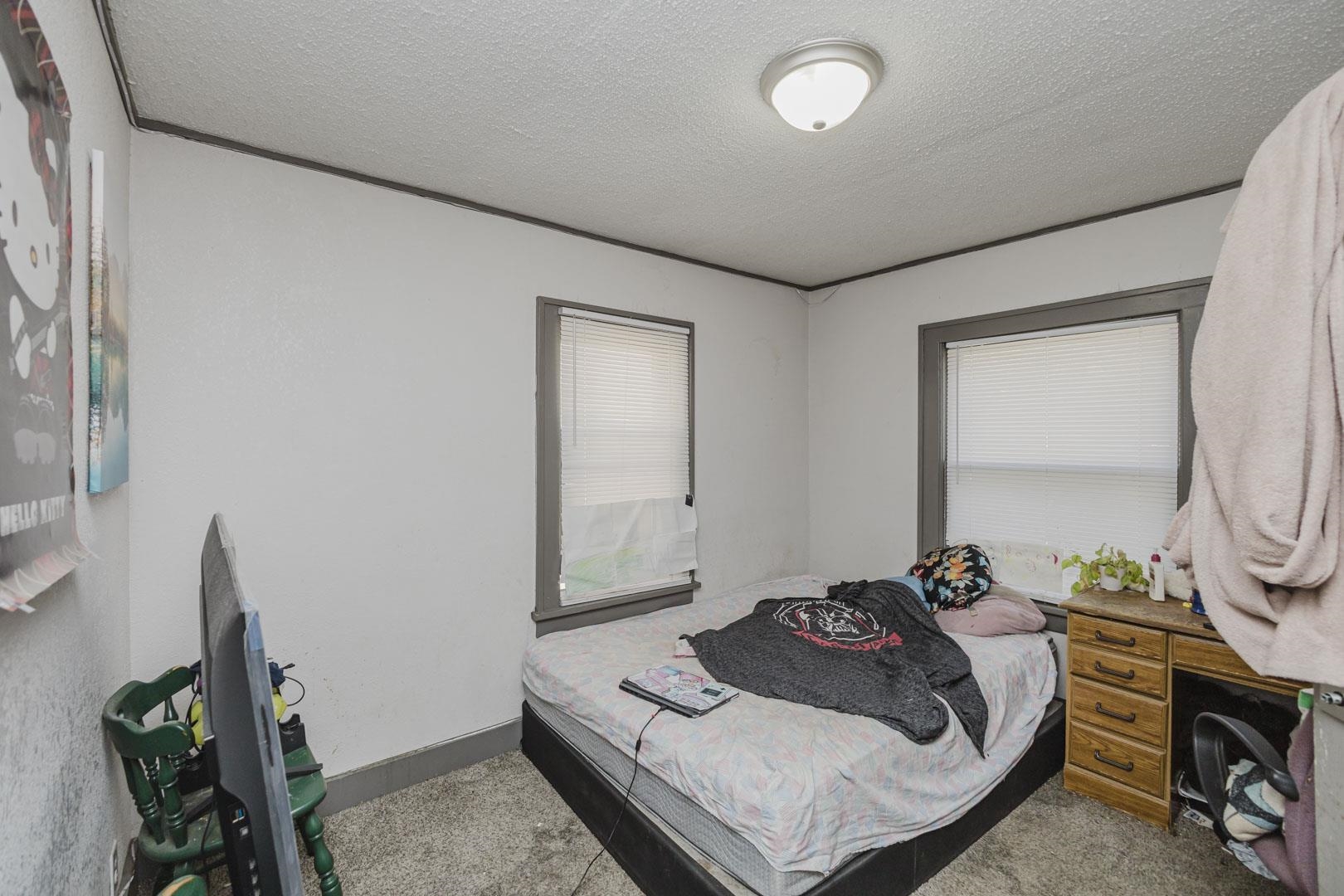 1421 S Hydraulic Property Photo 12