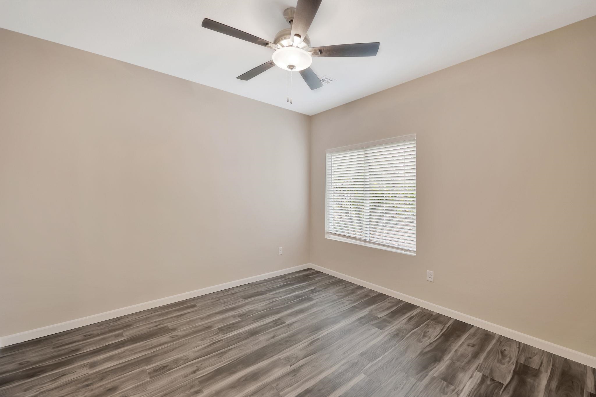 1619 N Fairmount Property Photo 4