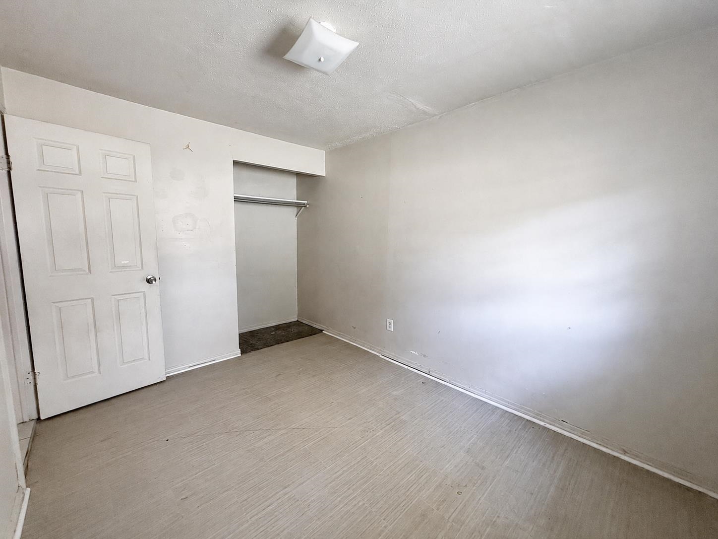 4204-4206 E Wilma St Property Photo 3