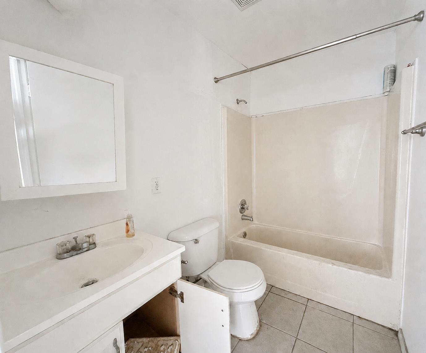 4204-4206 E Wilma St Property Photo 4