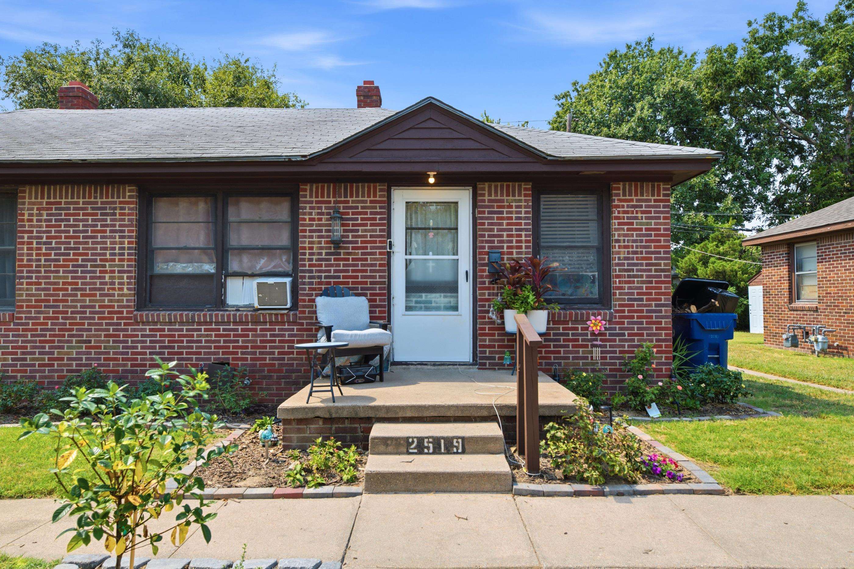 2519 S Ellis Ave Property Photo 2