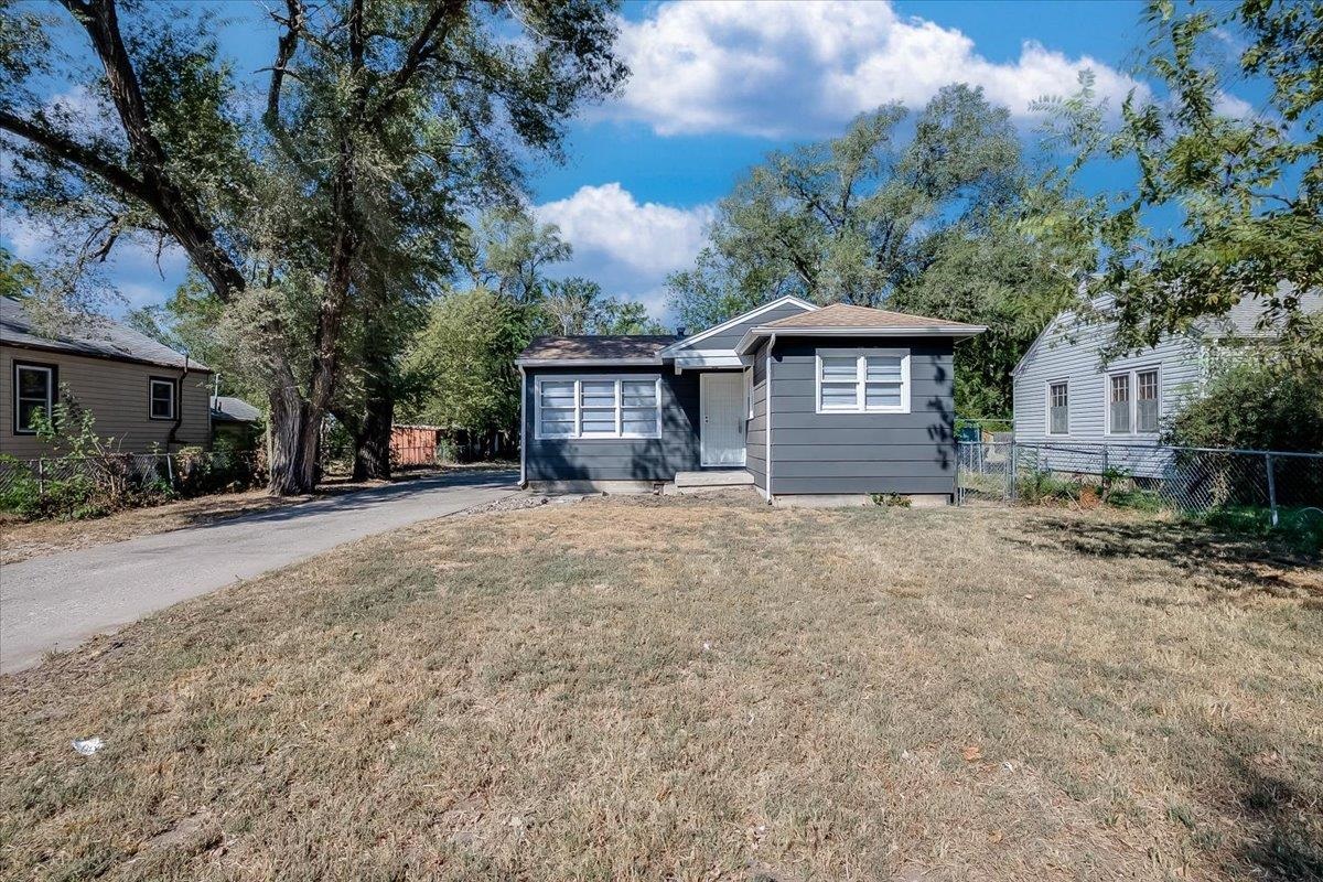 515 N Flora Property Photo 2
