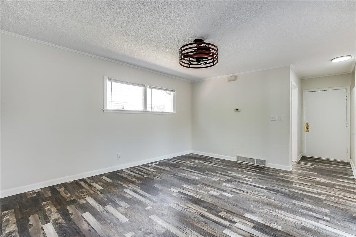 515 N Flora Property Photo 5