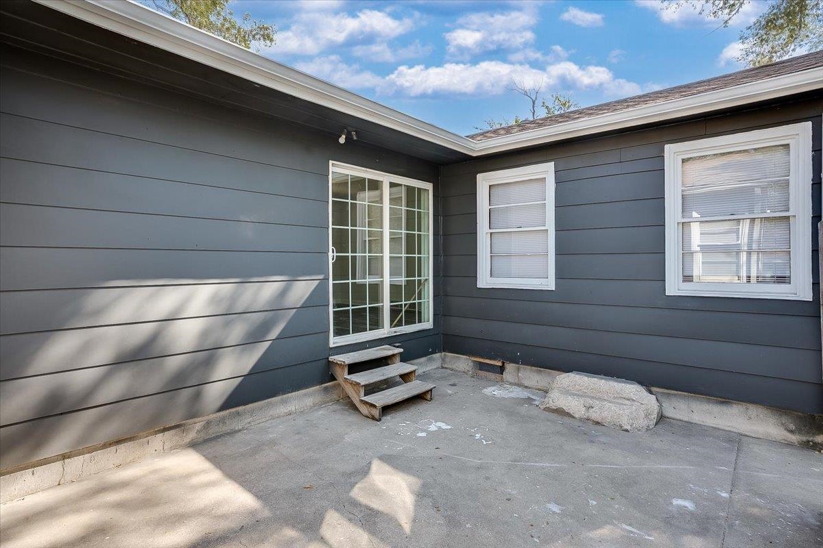 515 N Flora Property Photo 32