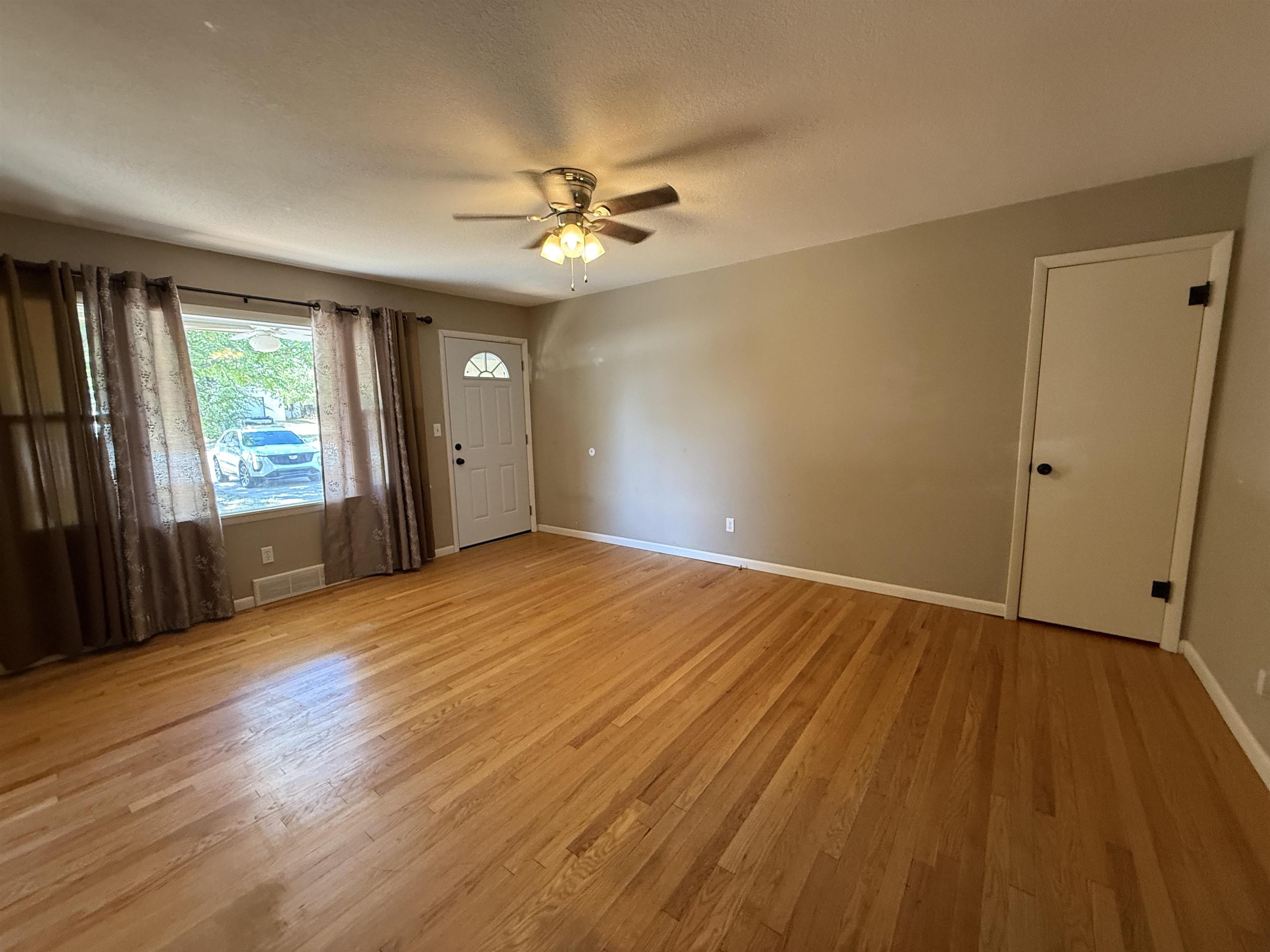 1730 S Dodge Ave Property Photo 4