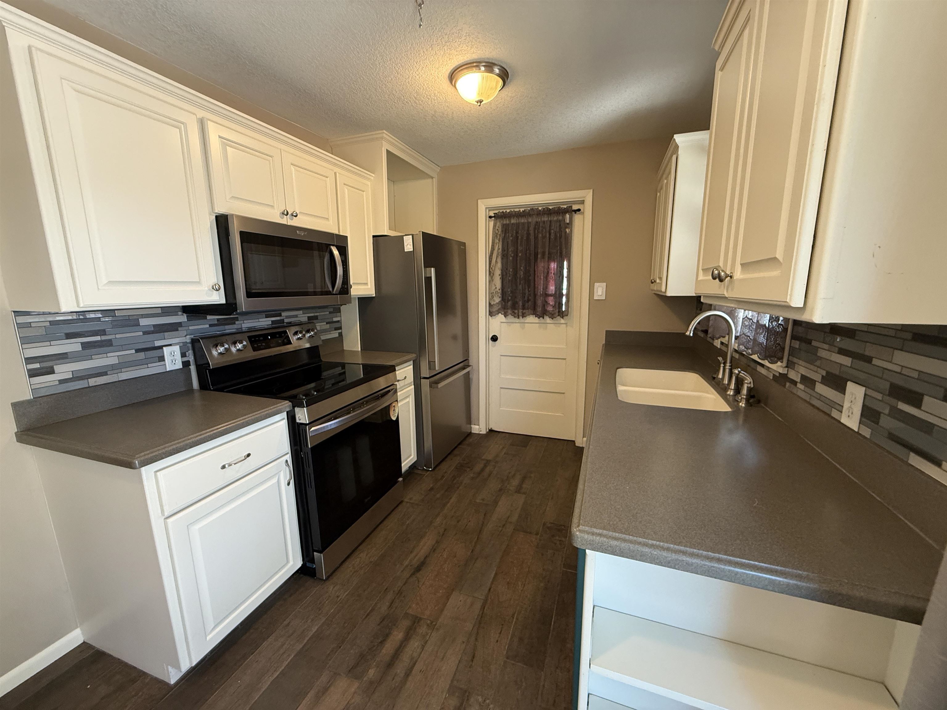 1730 S Dodge Ave Property Photo 13