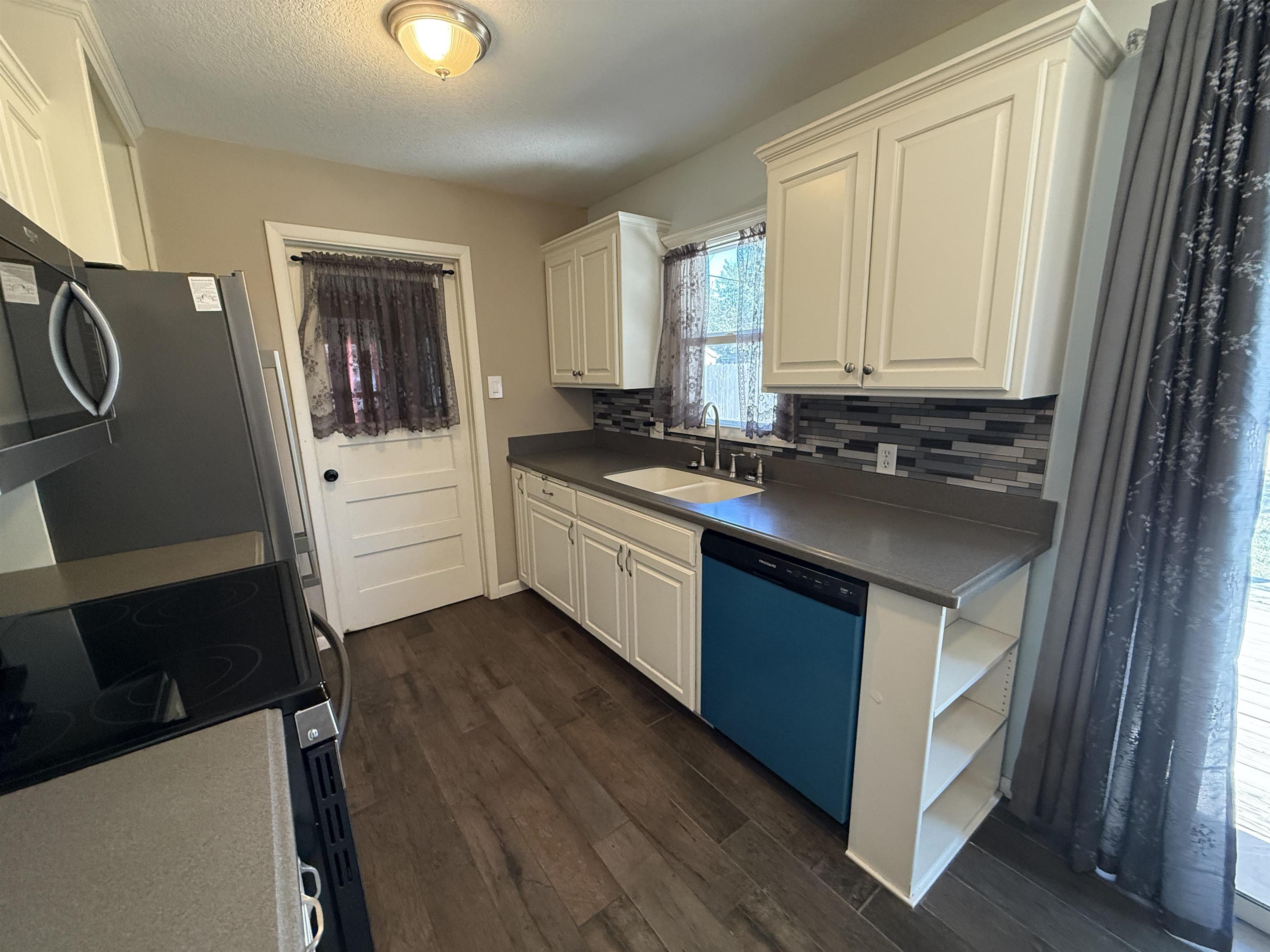 1730 S Dodge Ave Property Photo 14