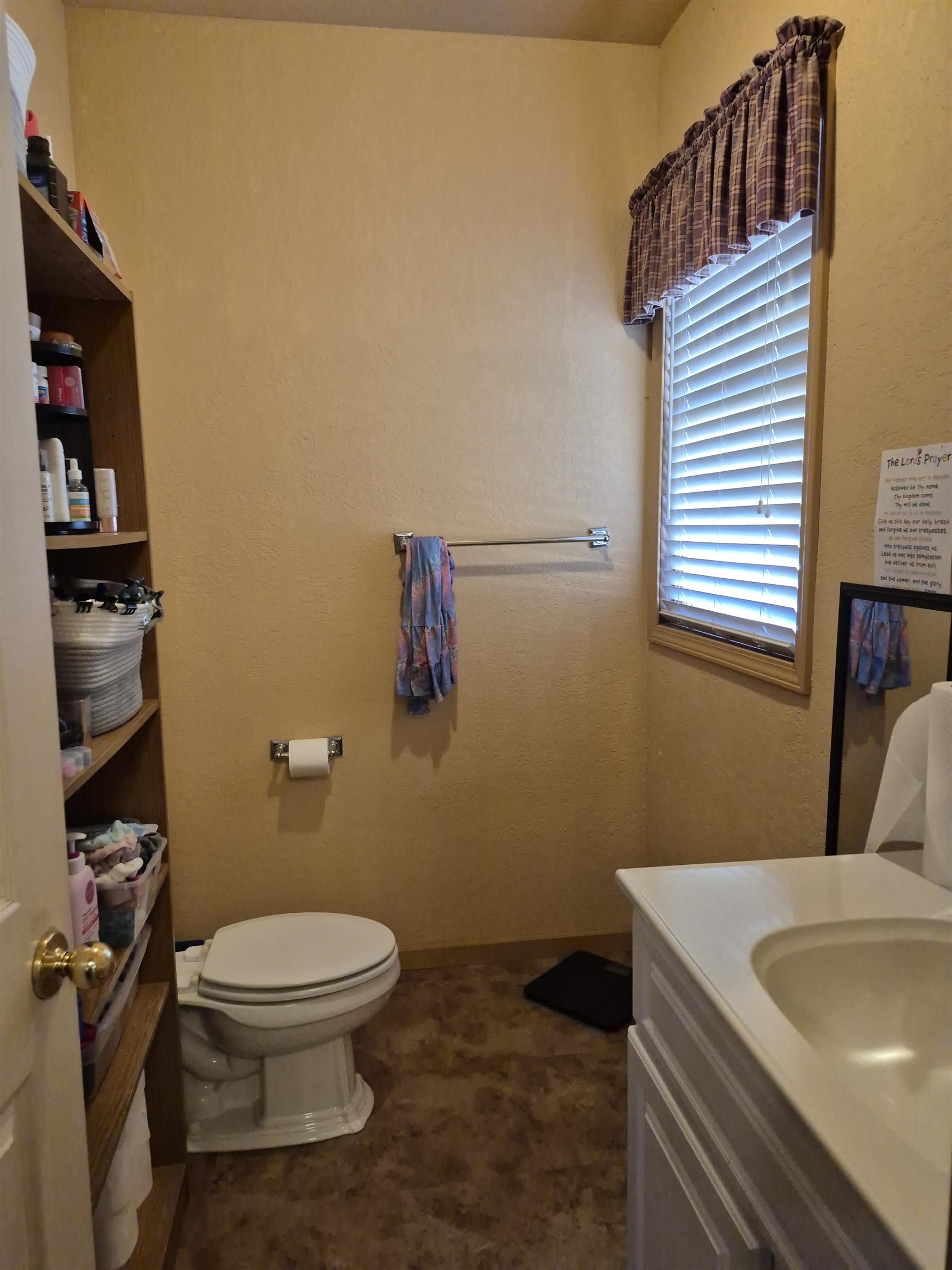 703 E 2nd Property Photo 9