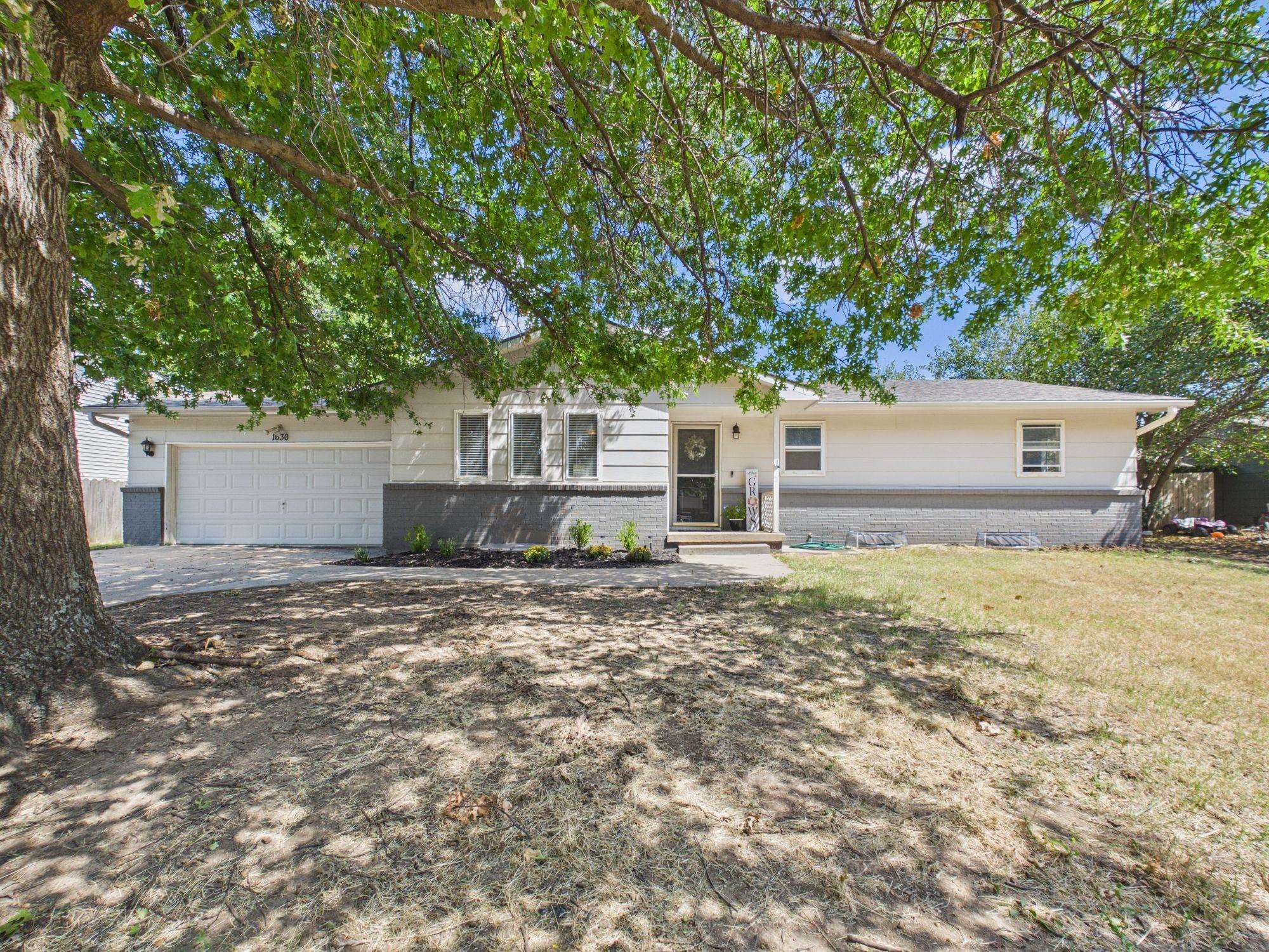 1630 Pin Oak Ct Property Photo 1