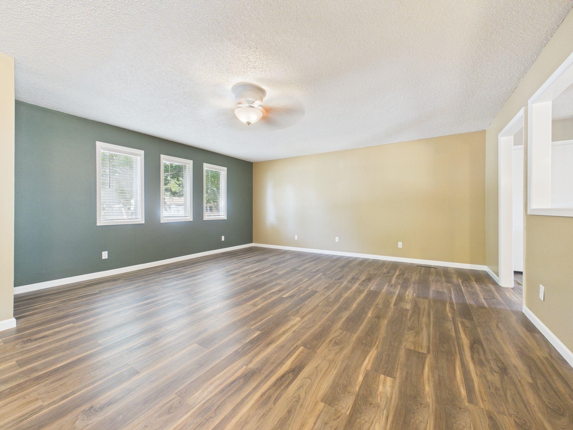 1630 Pin Oak Ct Property Photo 5