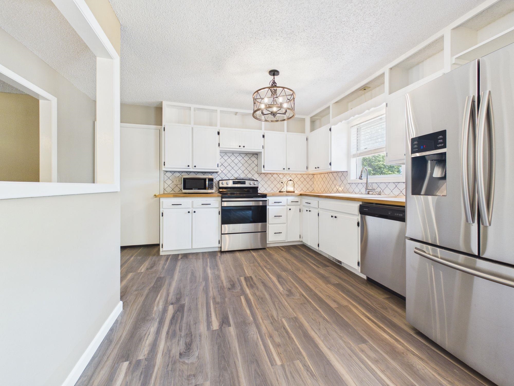 1630 Pin Oak Ct Property Photo 9