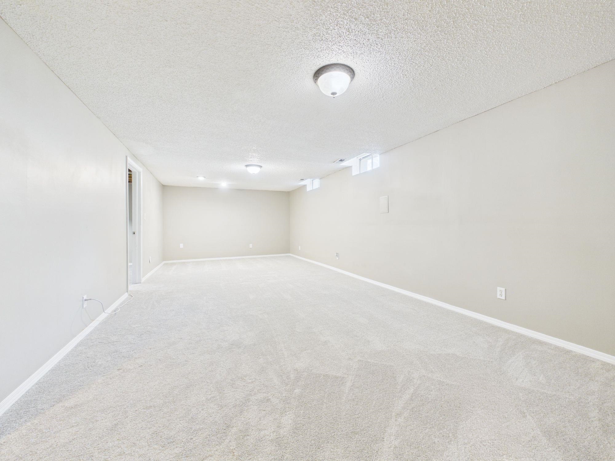 1630 Pin Oak Ct Property Photo 16