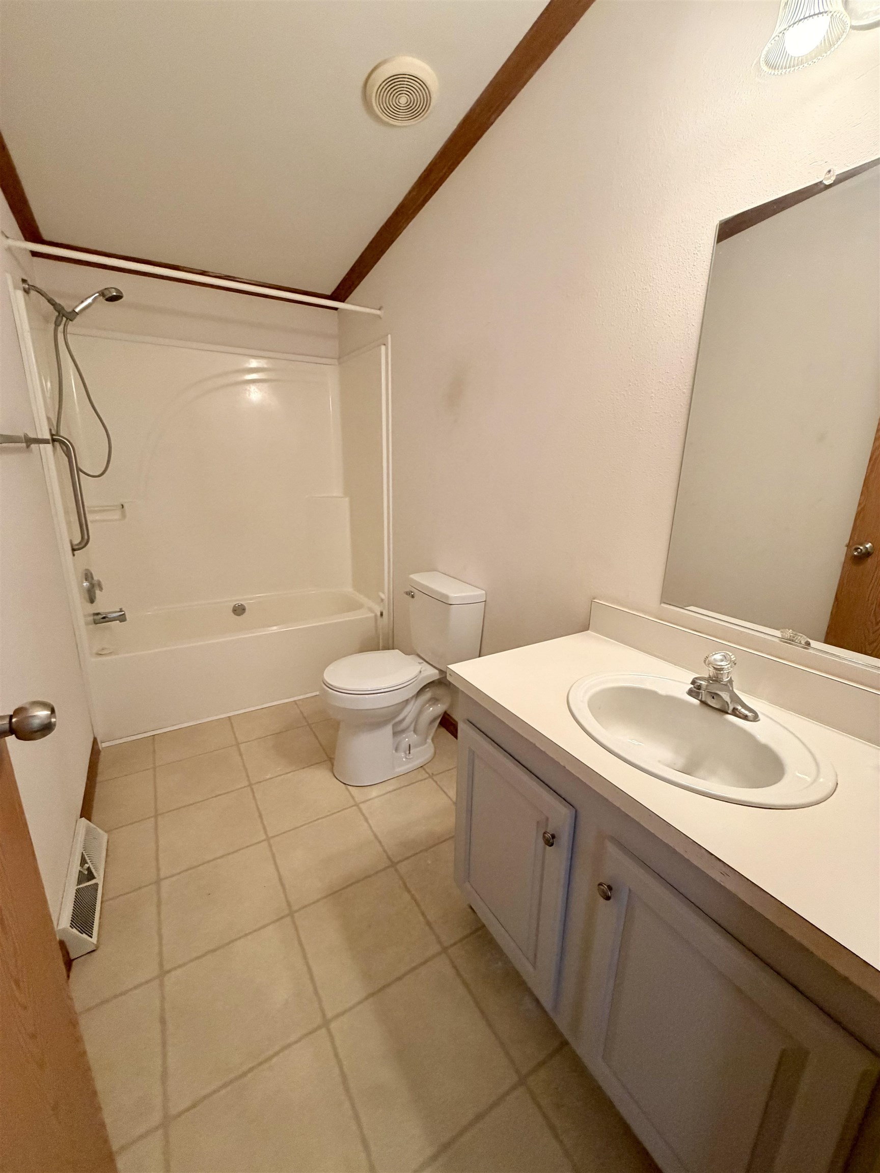 915 W Cedar Property Photo 21