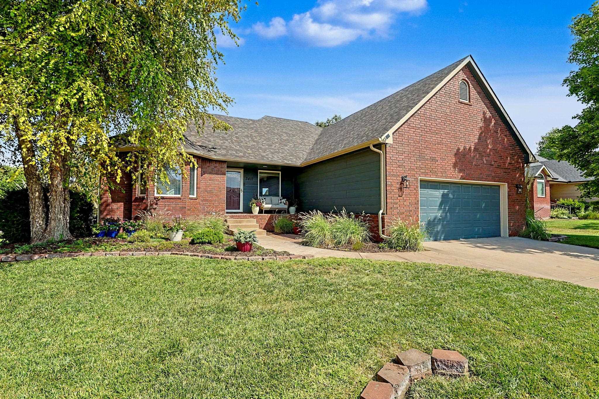 3412 N Ridge Port Property Photo 1