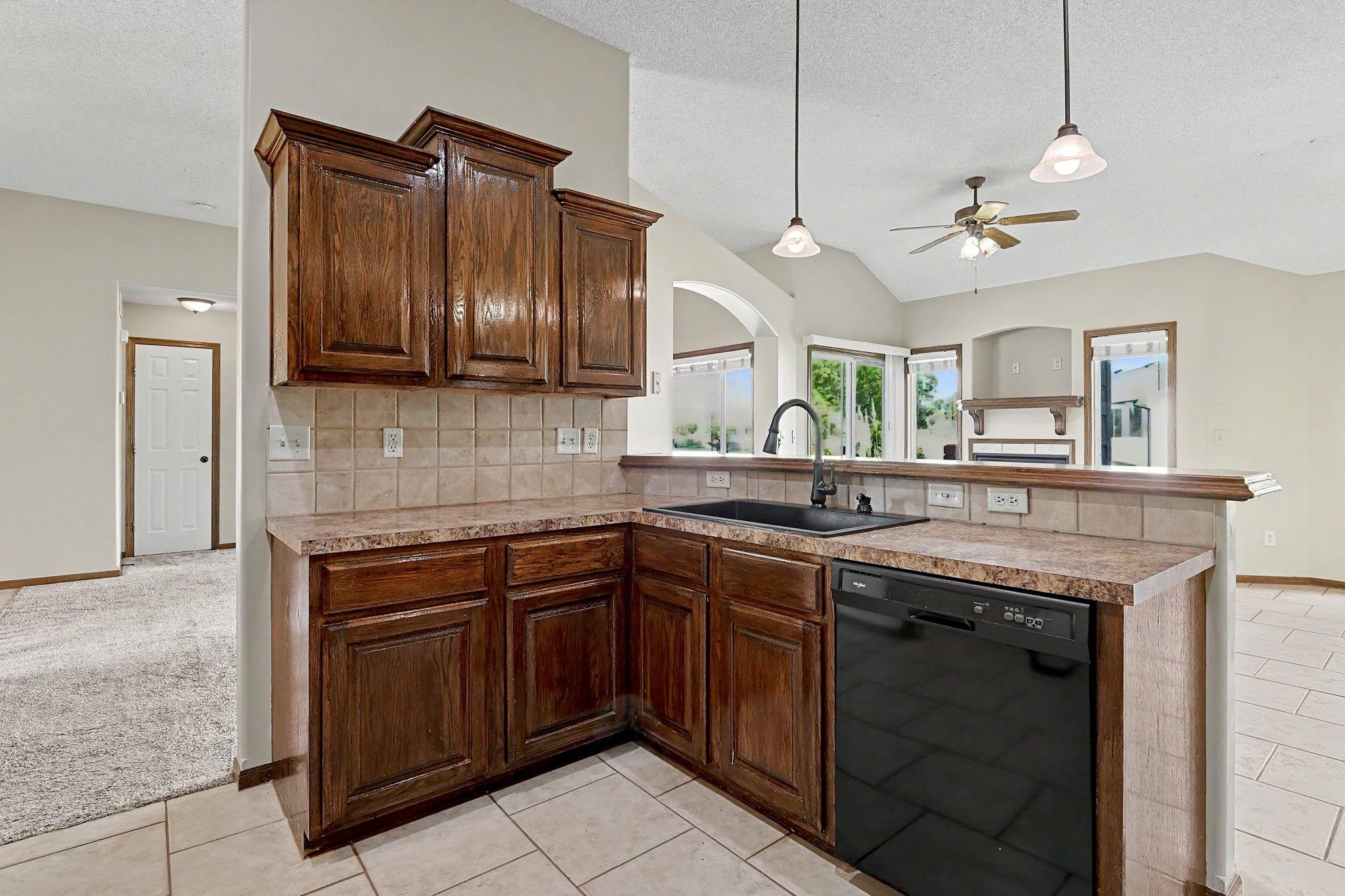 3412 N Ridge Port Property Photo 5