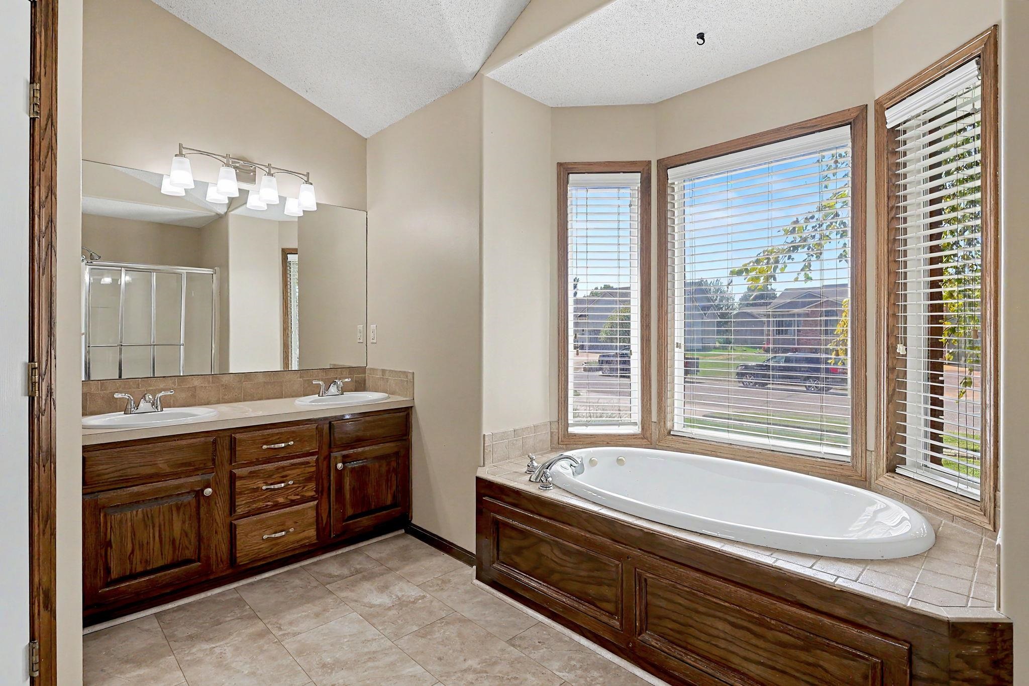 3412 N Ridge Port Property Photo 19