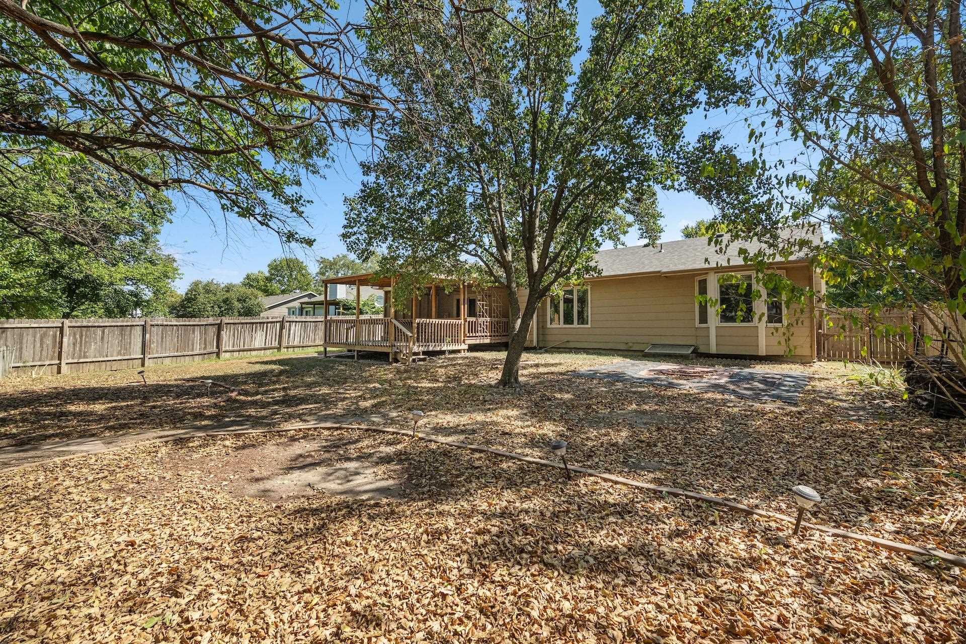 819 N Pine Grove St Property Photo 18