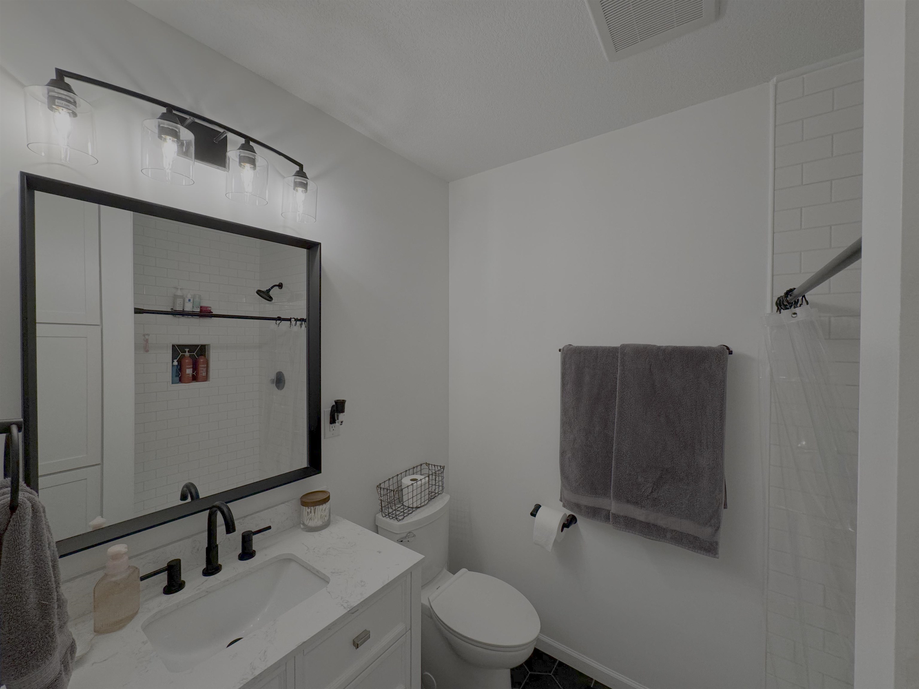 630 N Parkwood Ln Property Photo 18