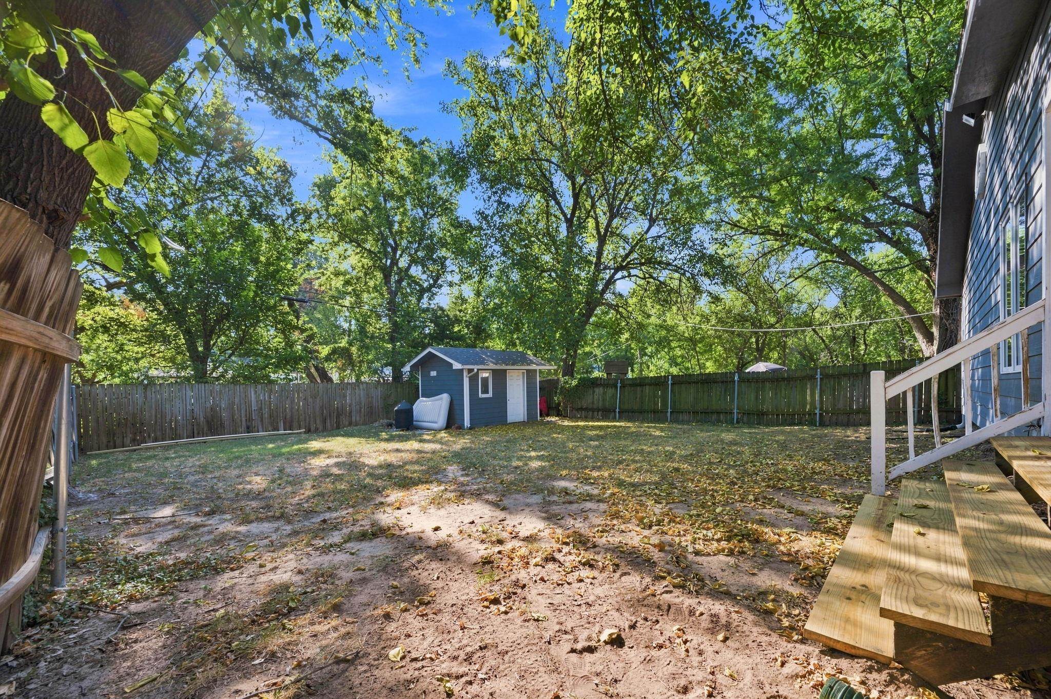 630 N Parkwood Ln Property Photo 23