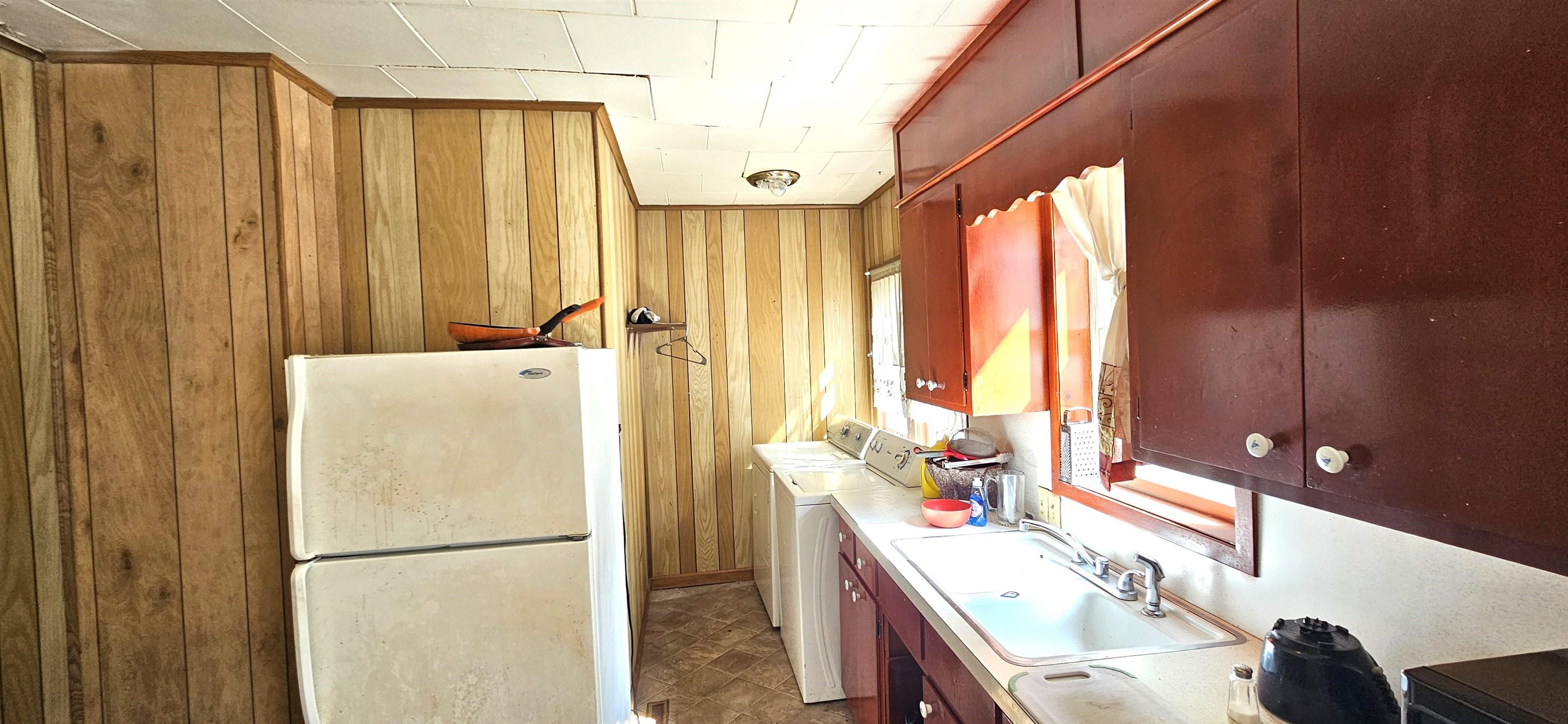 1320 N Summit St Property Photo 8