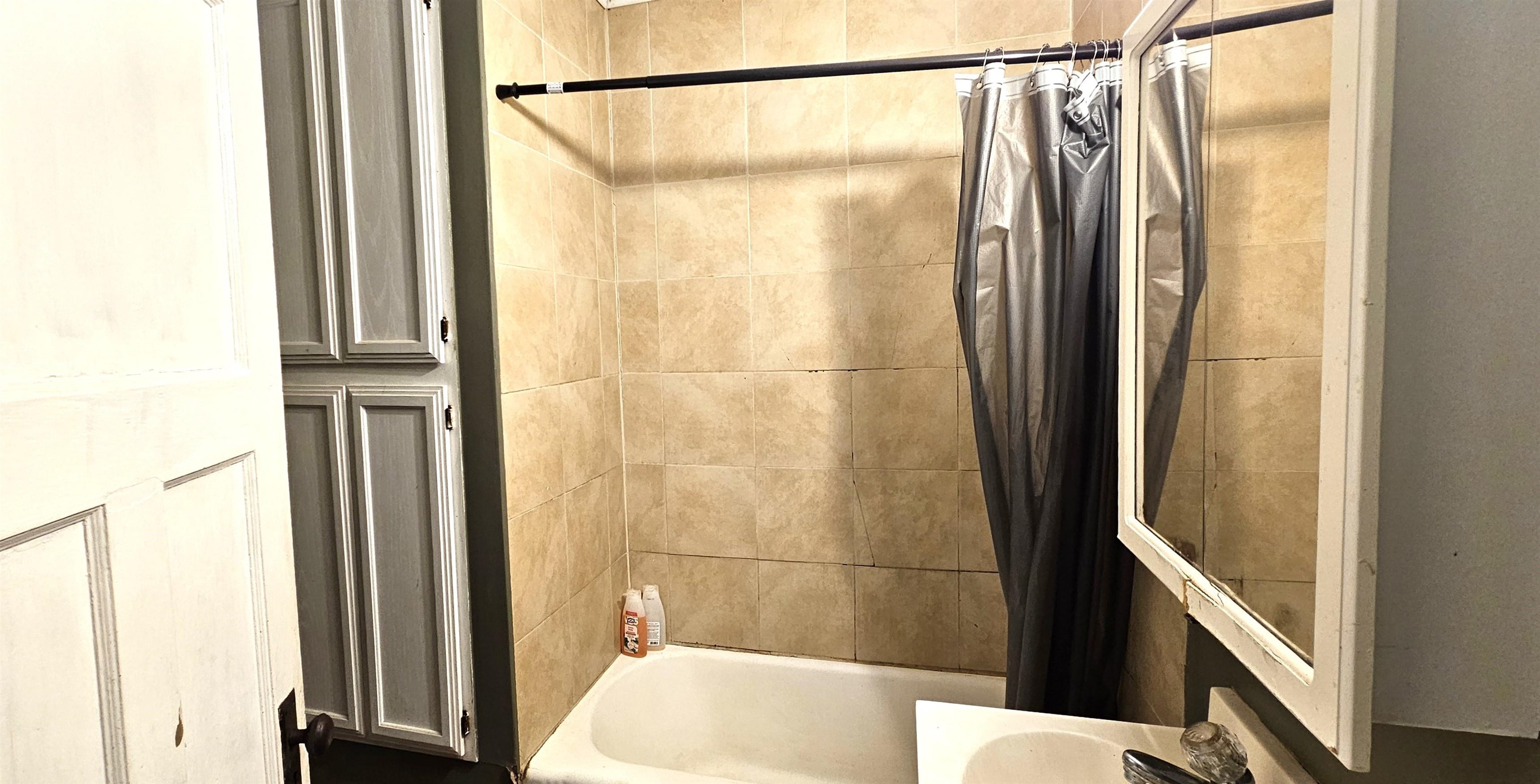 1320 N Summit St Property Photo 16
