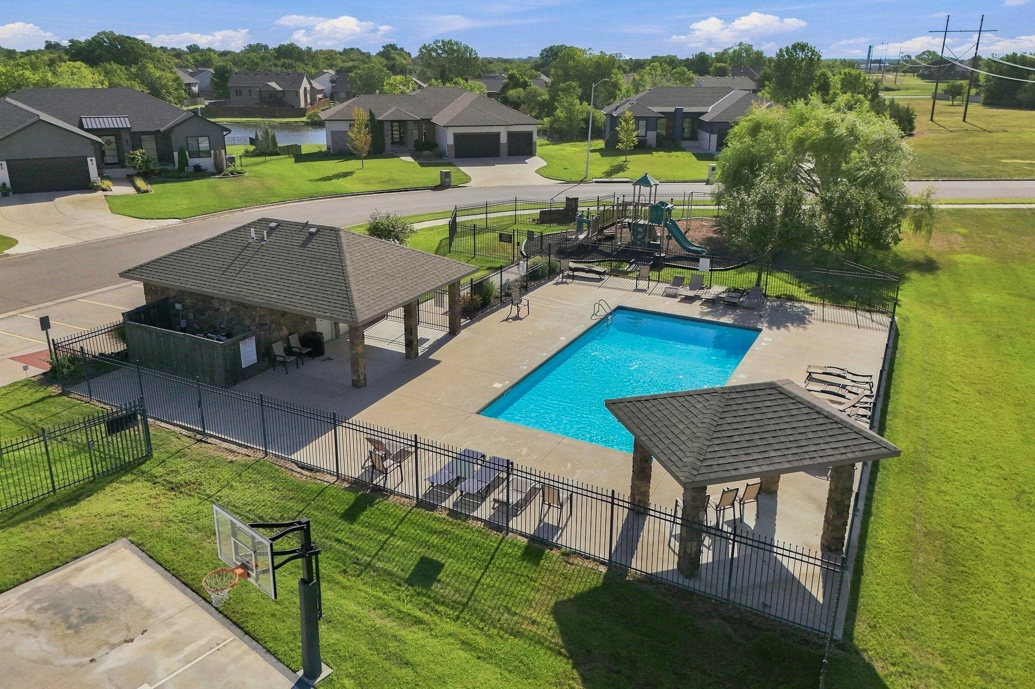 1502 N Shadow Rock Dr Property Photo 34