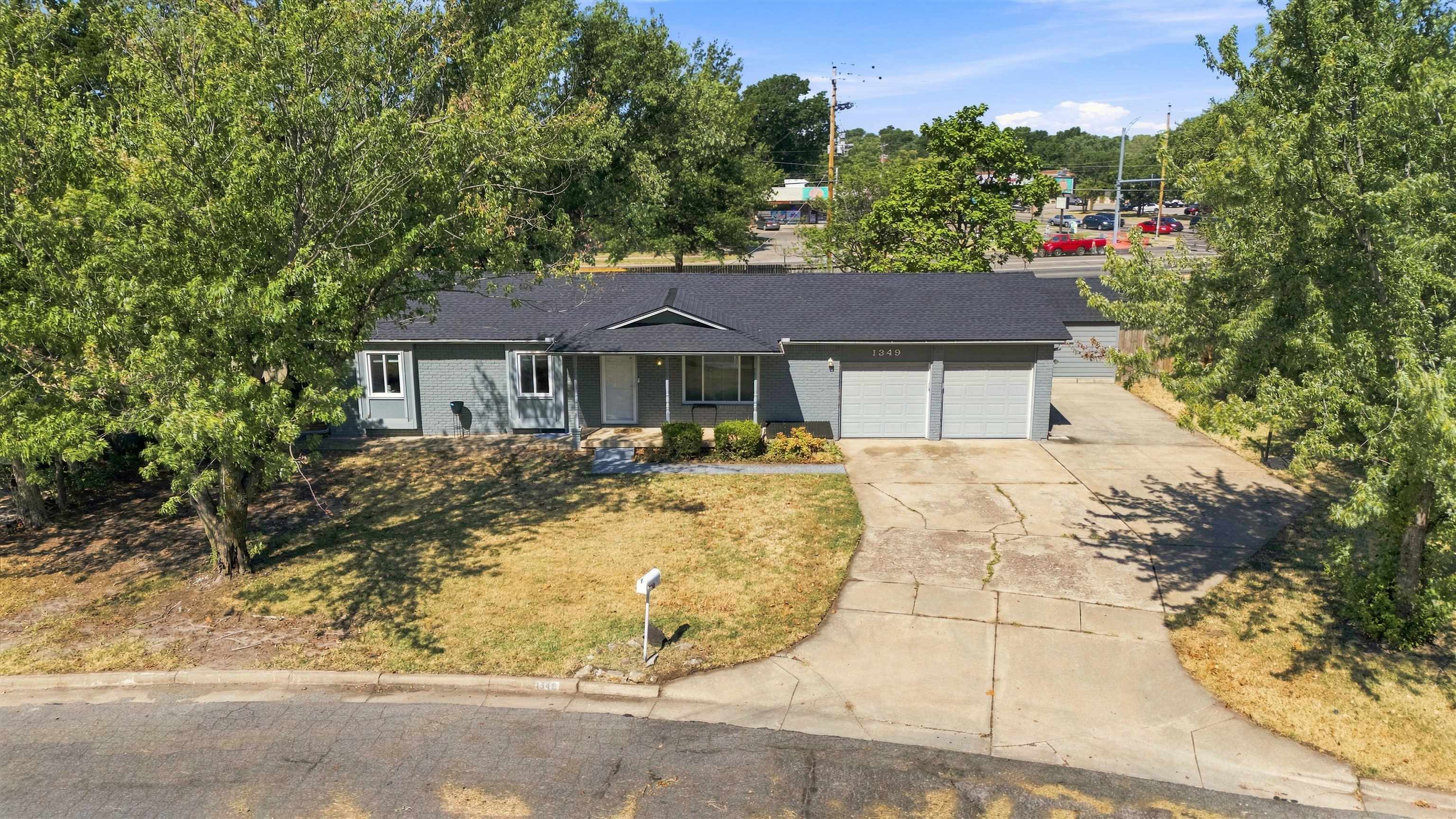 1349 N Summitlawn St Property Photo 3