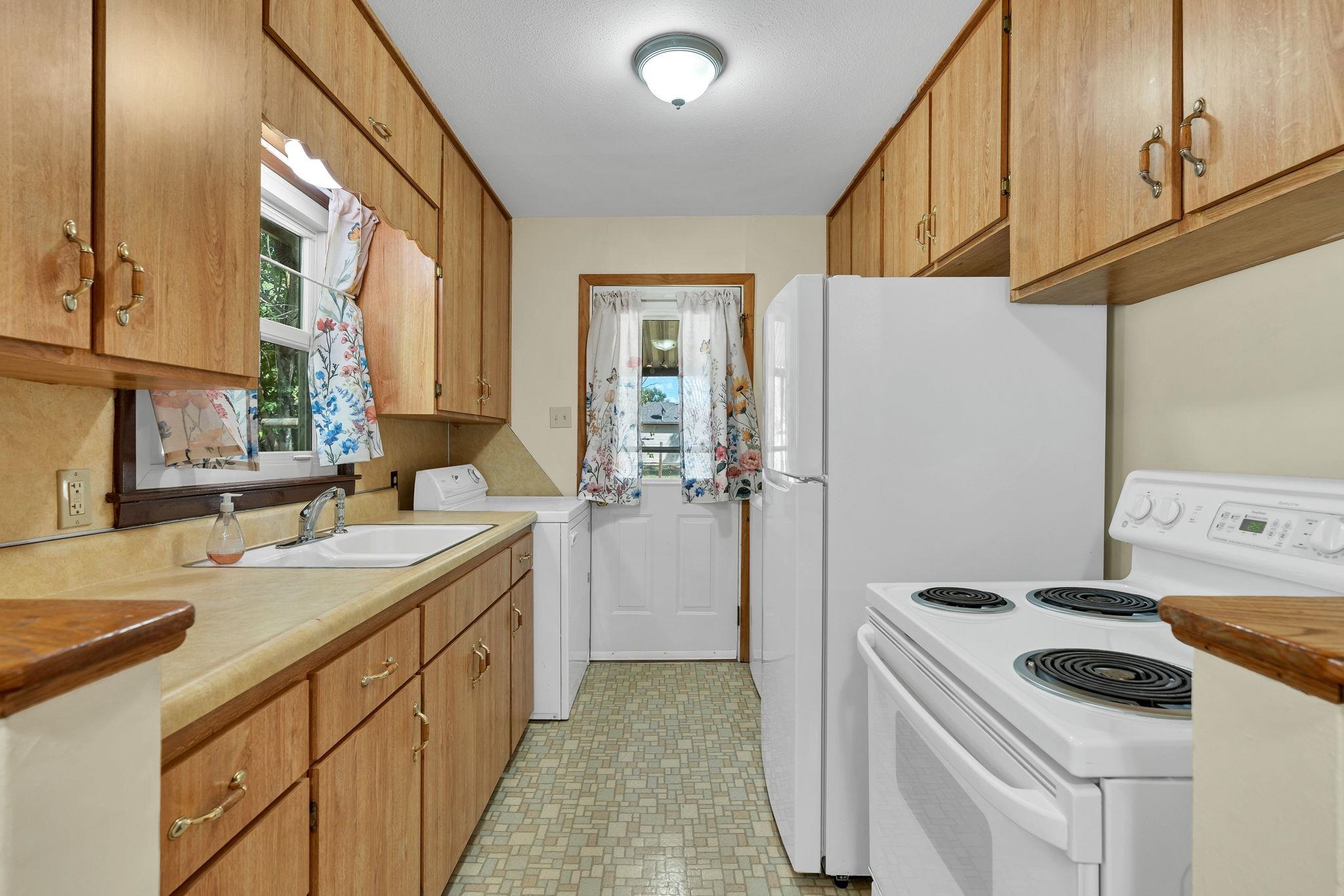 3414 S Hiram Ave Property Photo 13