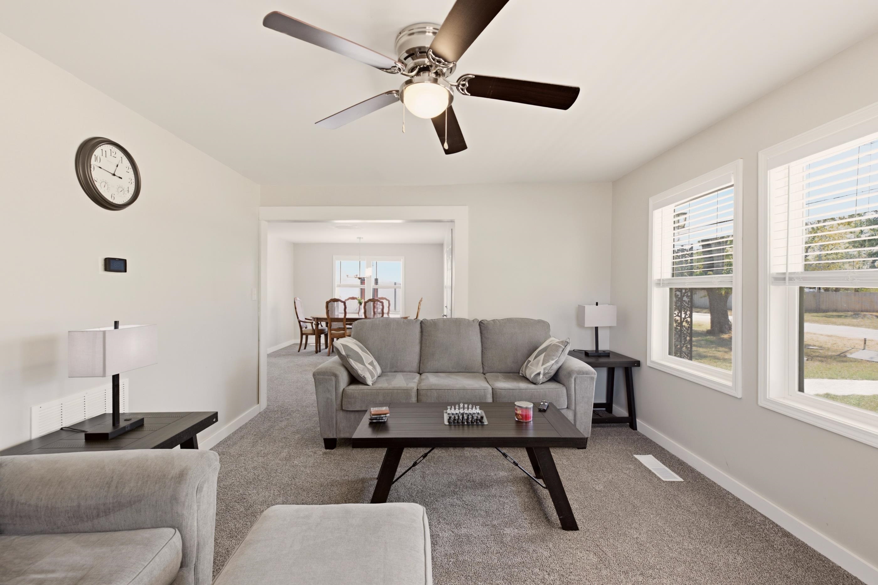402 E Market Property Photo 10