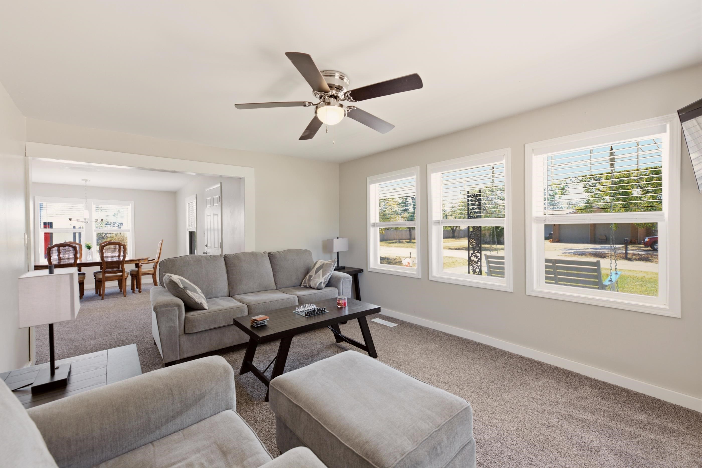 402 E Market Property Photo 12